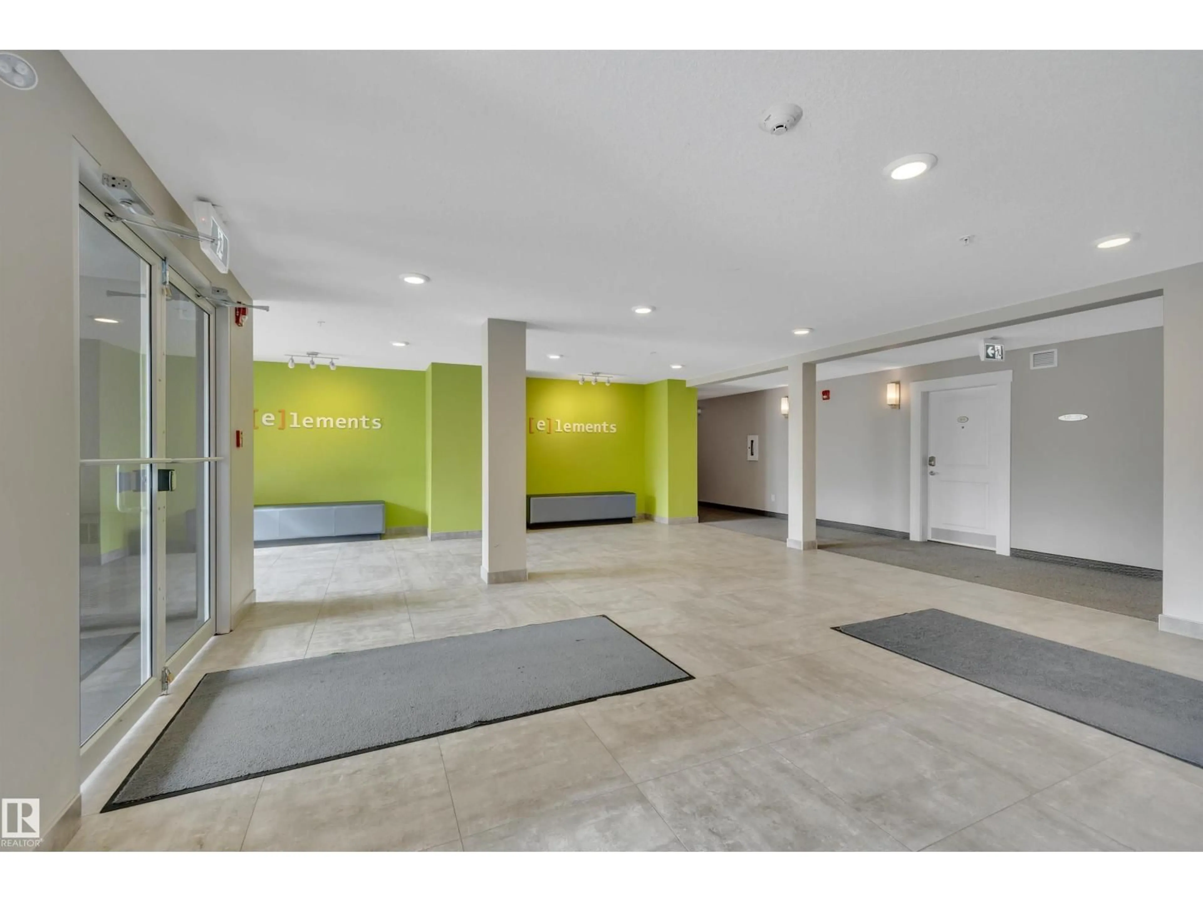 Indoor foyer for 105 - 5404 7 AV, Edmonton Alberta T6X2K4