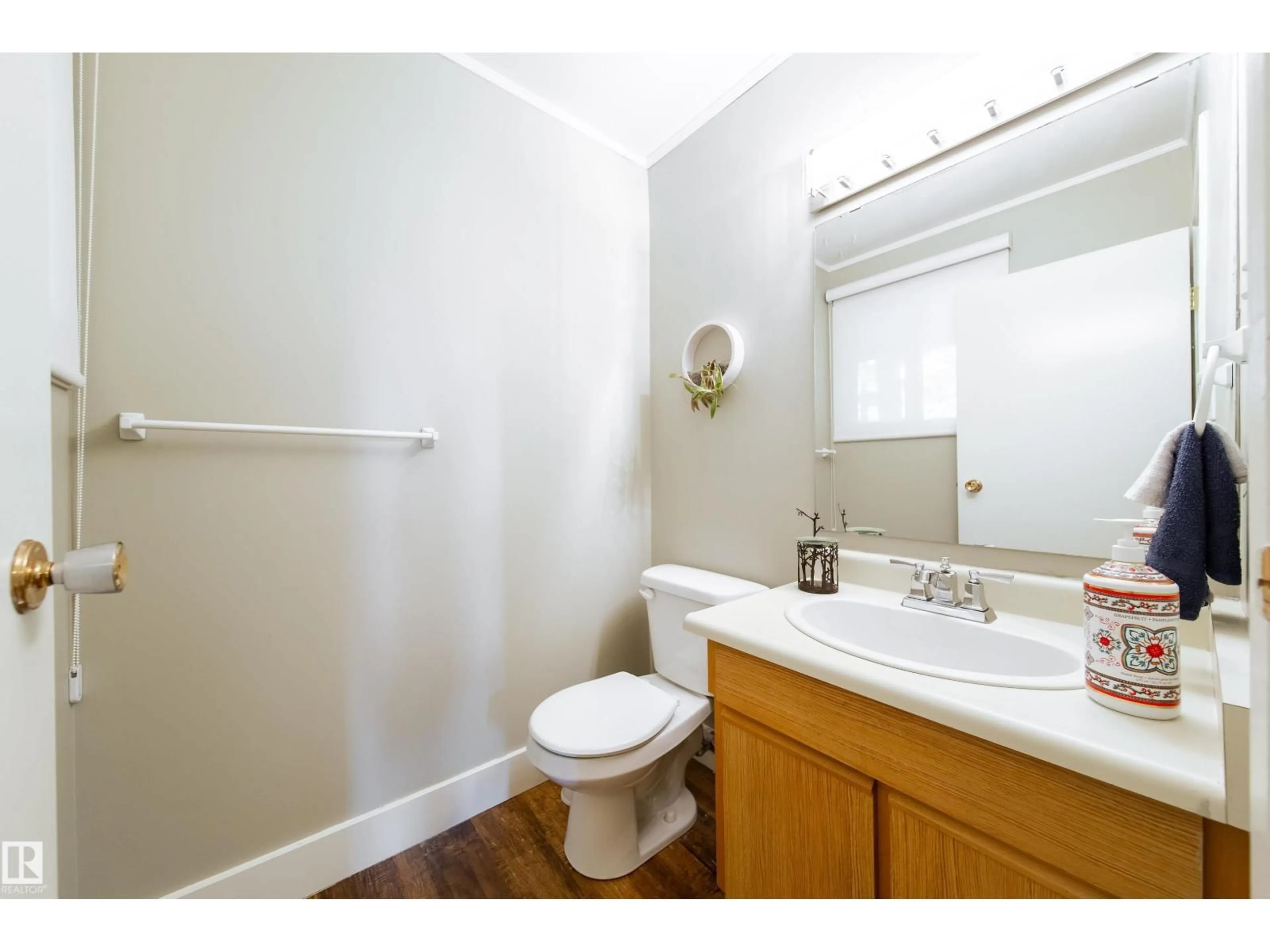 Standard bathroom, unknown for #8 - 4610 17 AV NW, Edmonton Alberta T6L5T1