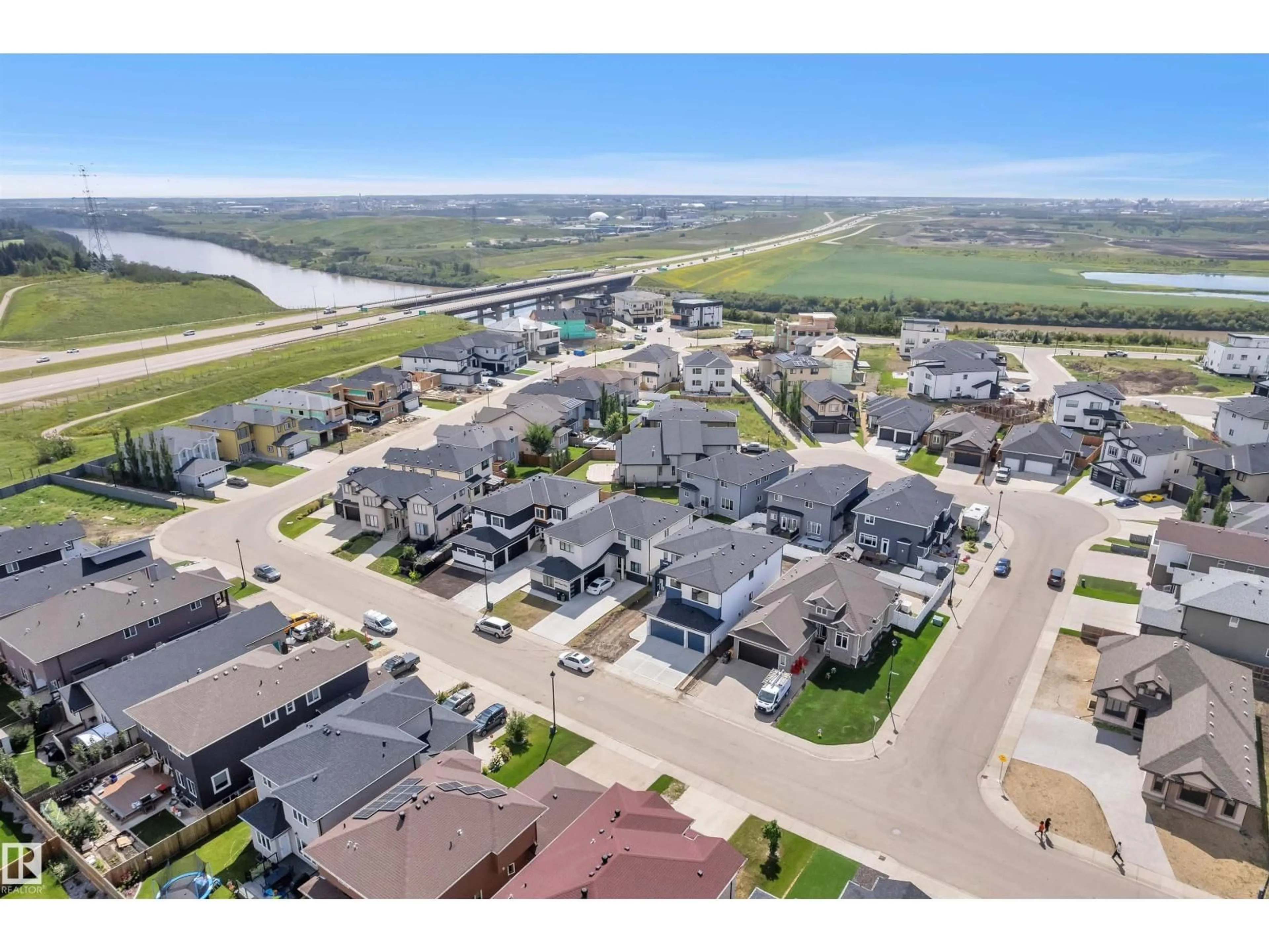 A pic from outside/outdoor area/front of a property/back of a property/a pic from drone, unknown for 619 FRASER VISTA VS, Edmonton Alberta T5Y0V4