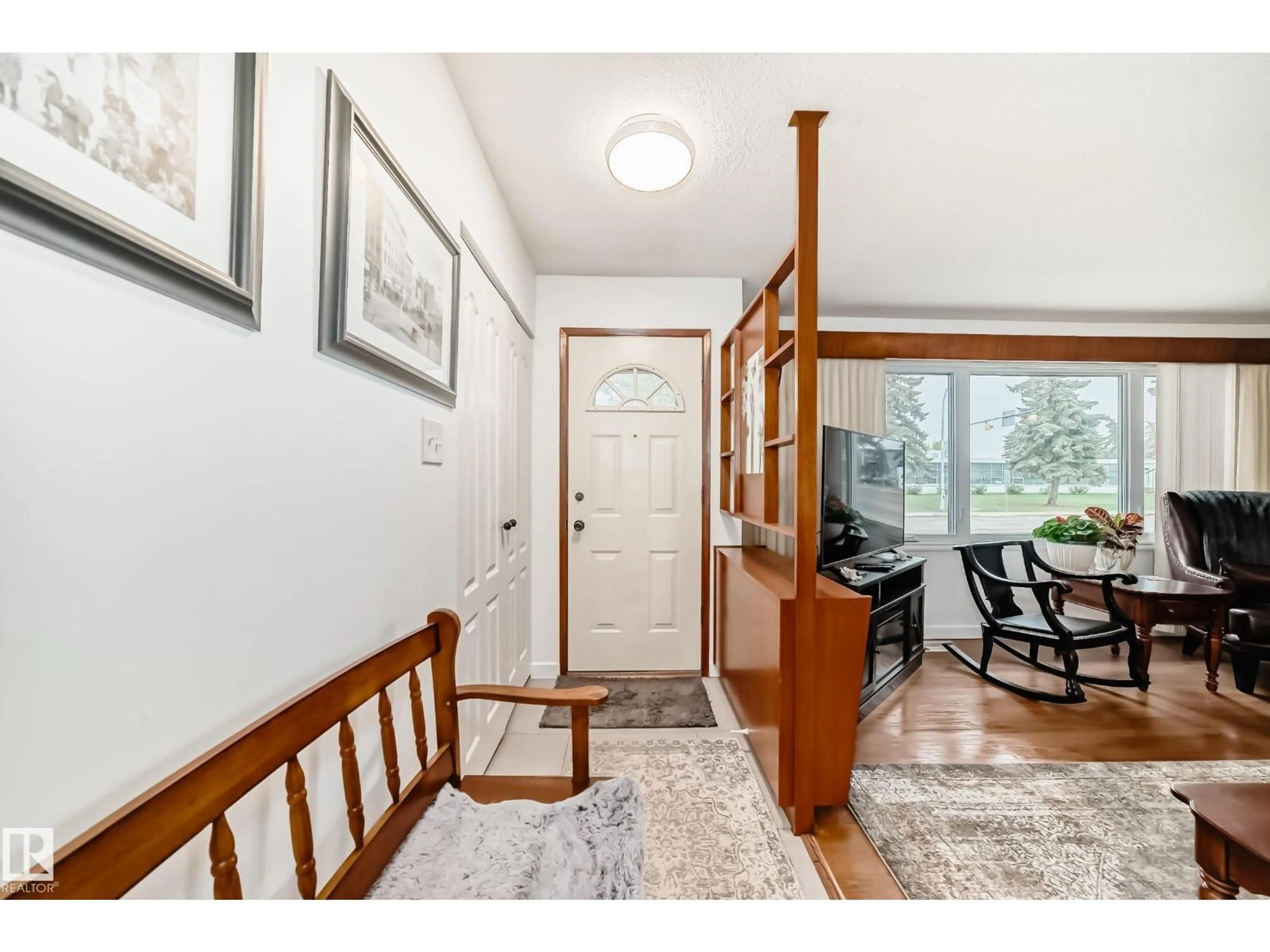 Indoor entryway for 7012 132 AV, Edmonton Alberta T5C2A6