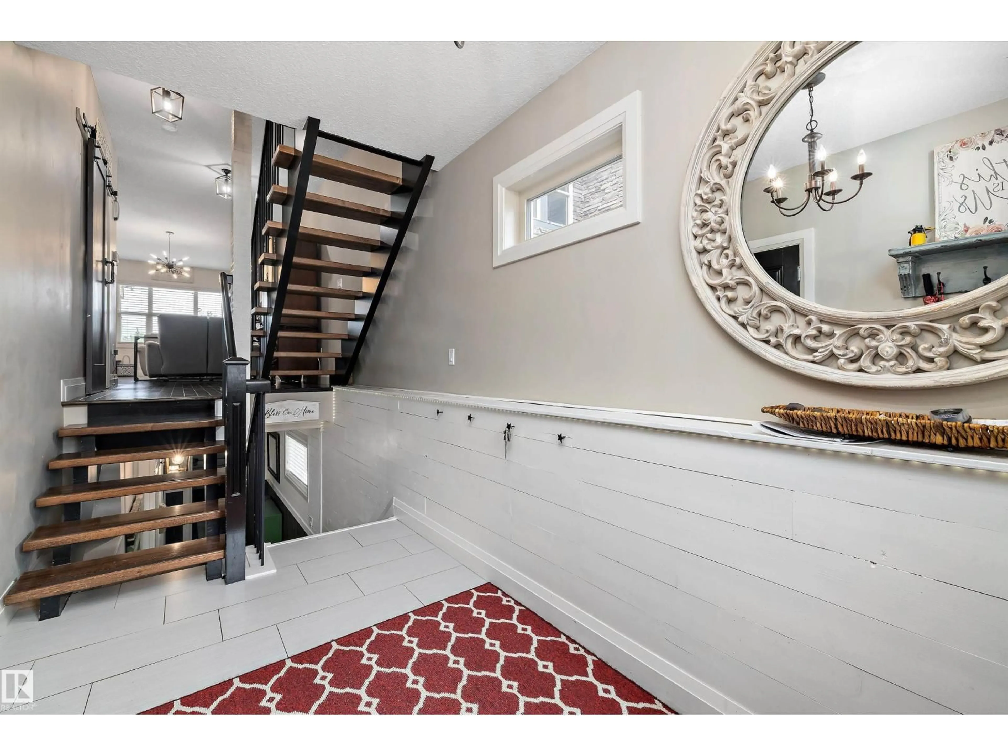 Indoor entryway for 51 GREENBURY CR, Spruce Grove Alberta T7X0L9