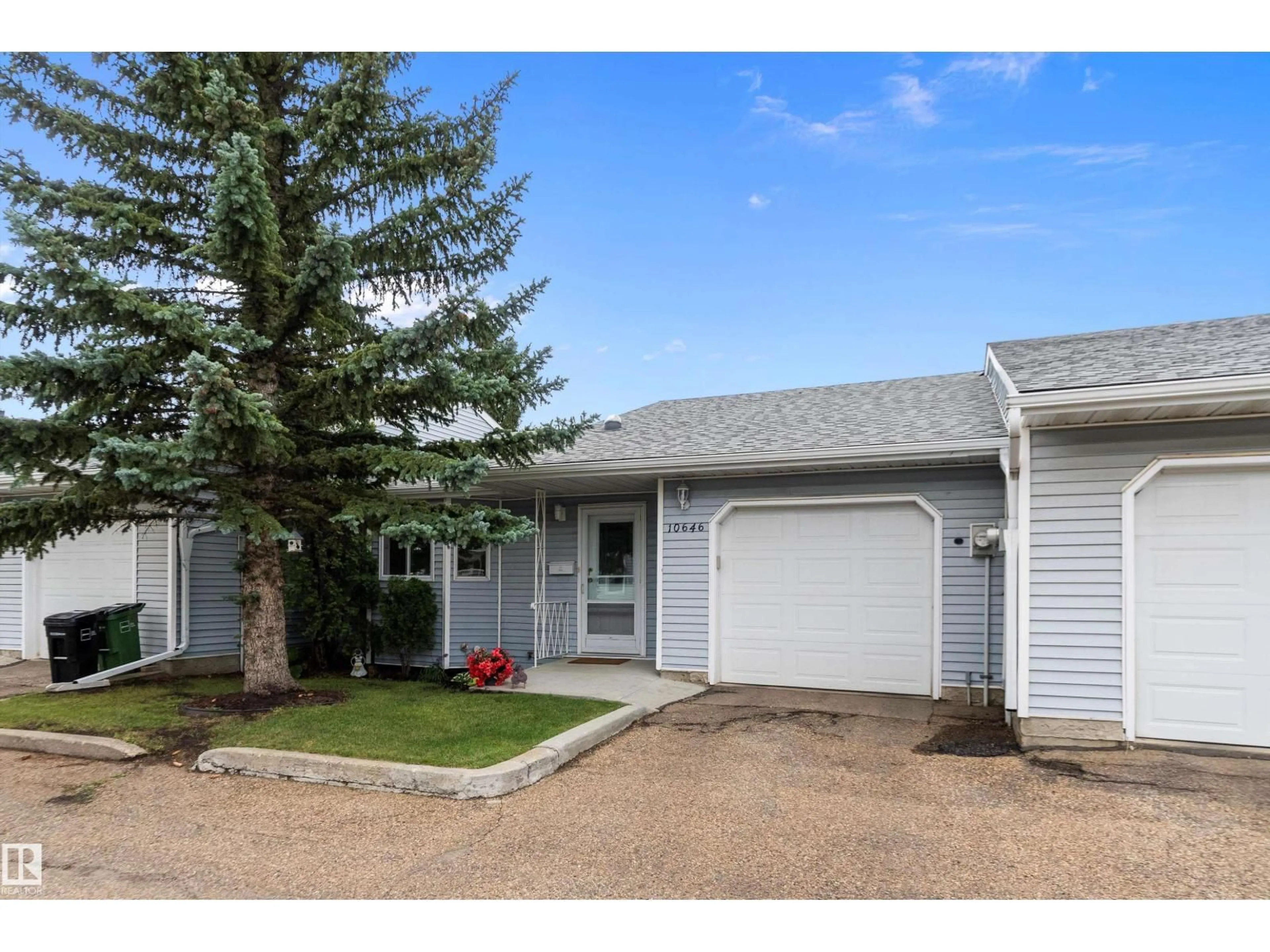 Home with vinyl exterior material, street for 10646 29 AV, Edmonton Alberta T6J4H6