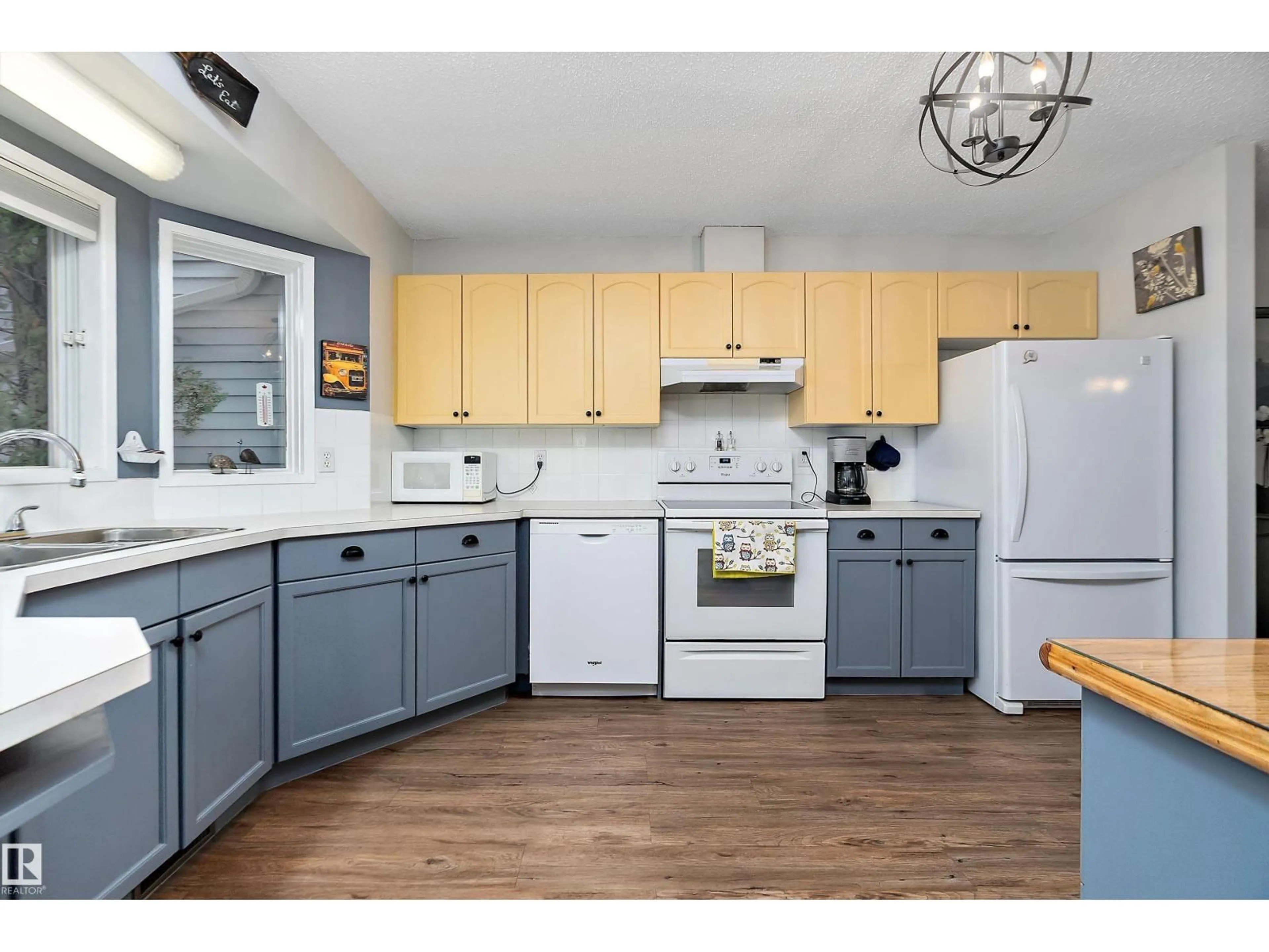 Open concept kitchen, unknown for 10646 29 AV, Edmonton Alberta T6J4H6