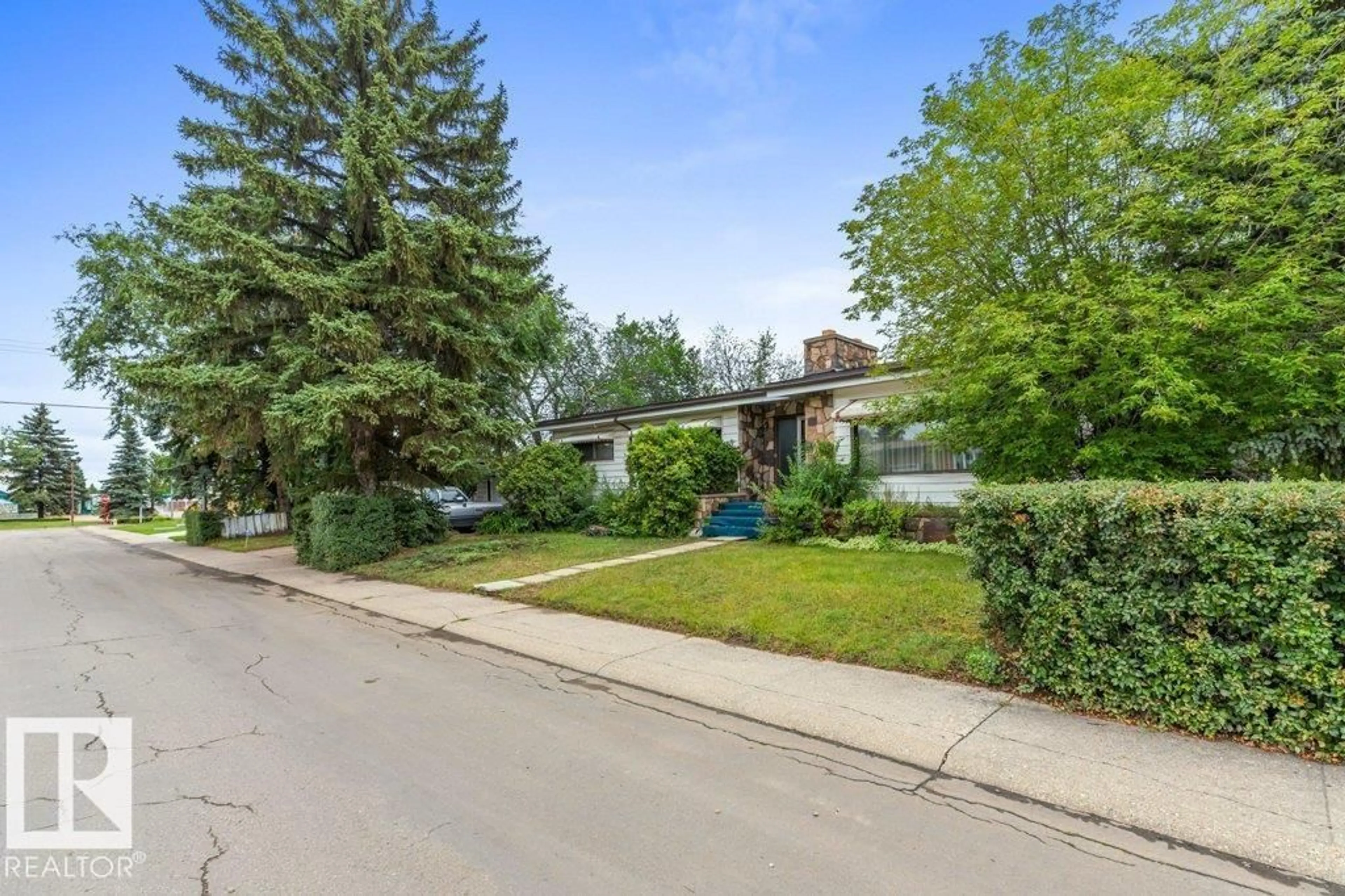 Unknown for NW - 8603 71 ST, Edmonton Alberta T6B1X5