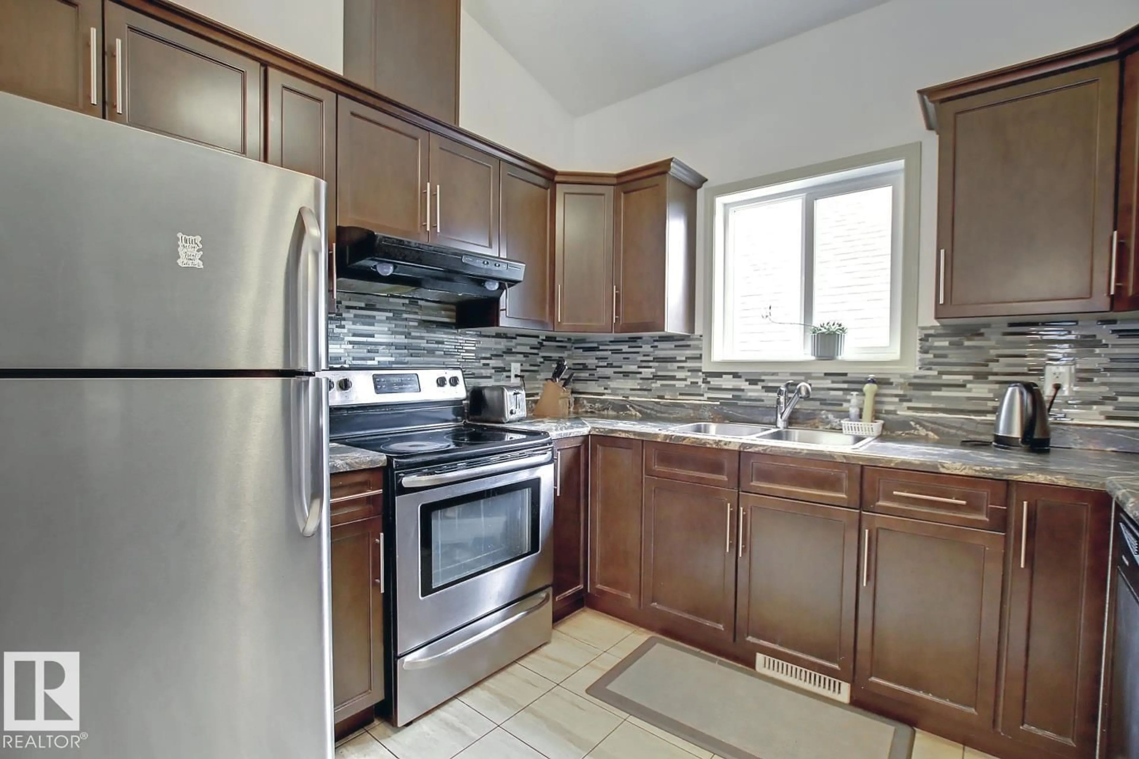 Standard kitchen, ceramic/tile floor for 11912 91 ST, Edmonton Alberta T5B4B6