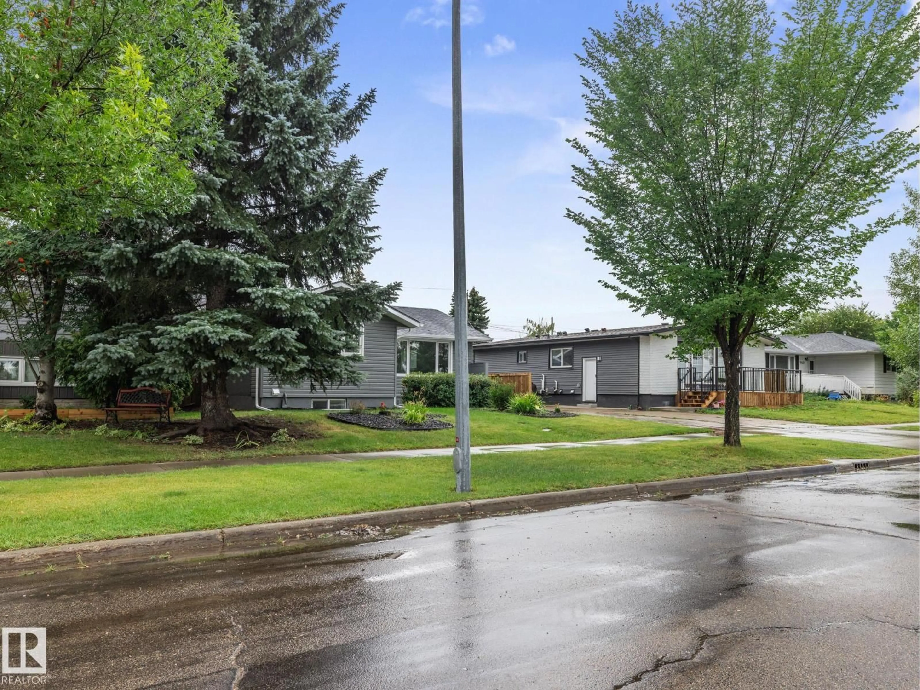 Home with vinyl exterior material, street for 16423 80 AV, Edmonton Alberta T5R3M8