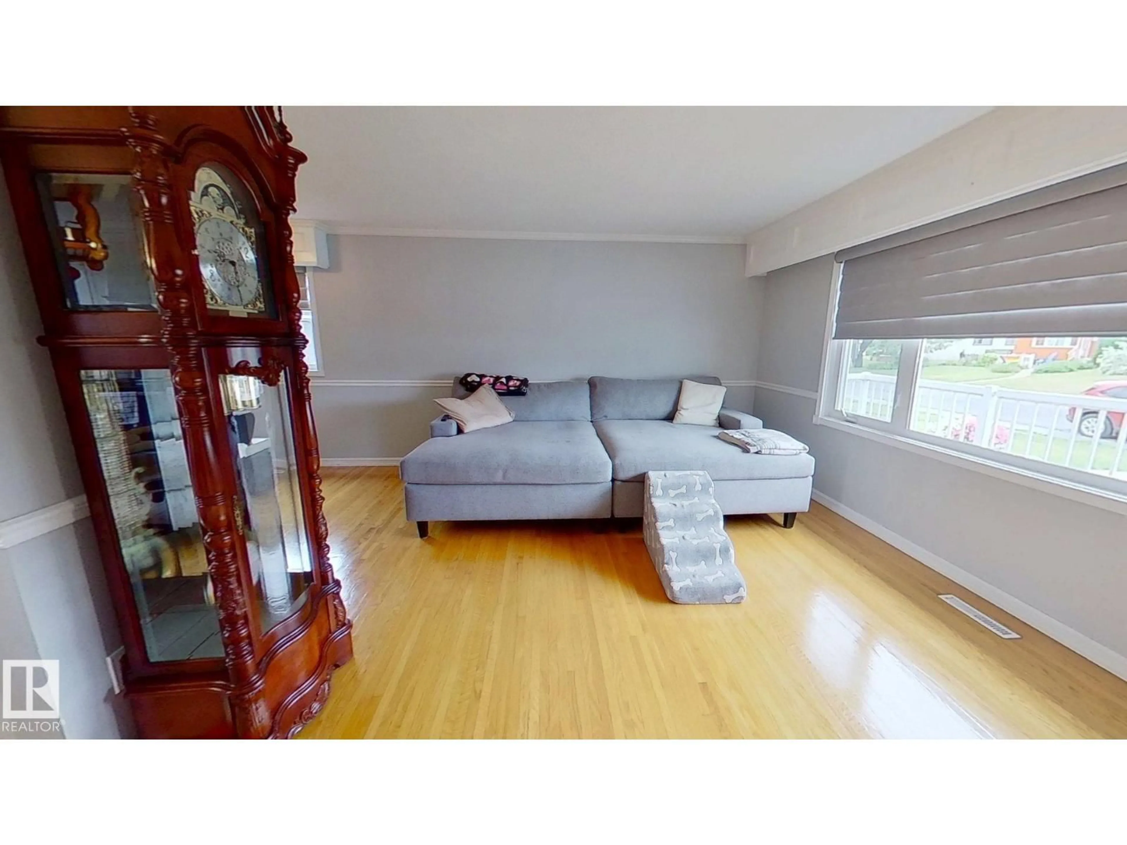 Living room with furniture, unknown for 13315 129 ST, Edmonton Alberta T5L1J9