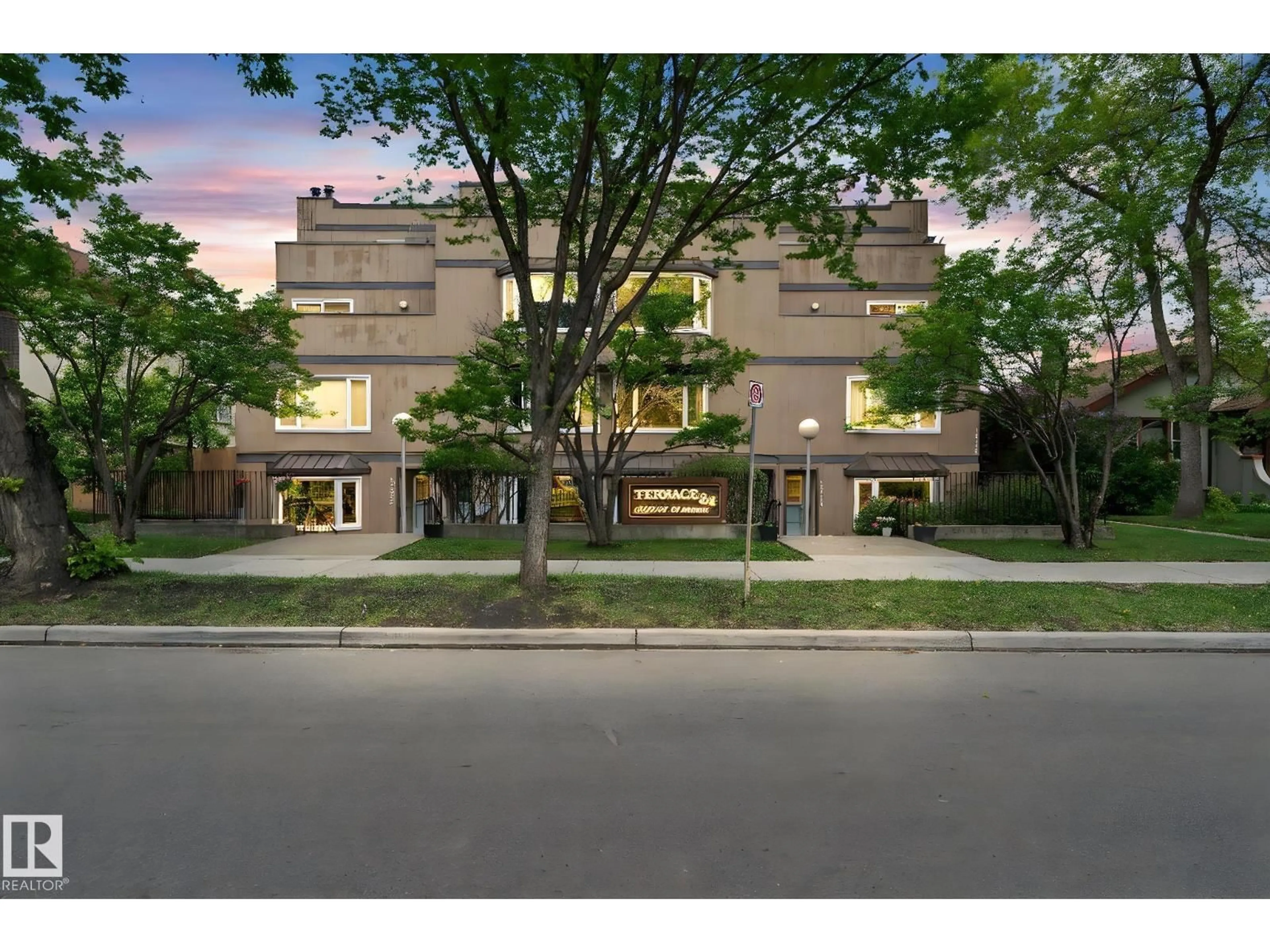 Unknown for 10520 84 AV, Edmonton Alberta T6E2H4