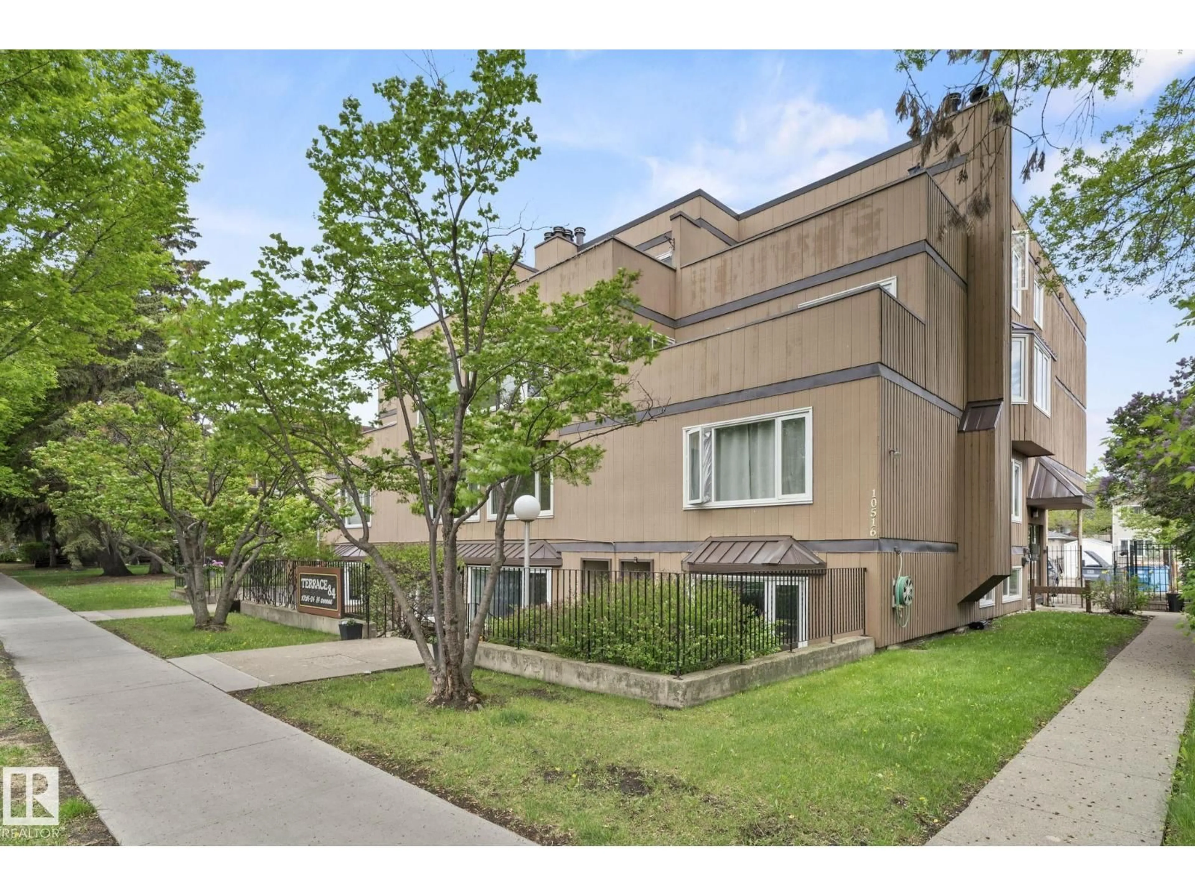 Unknown for 10520 84 AV, Edmonton Alberta T6E2H4