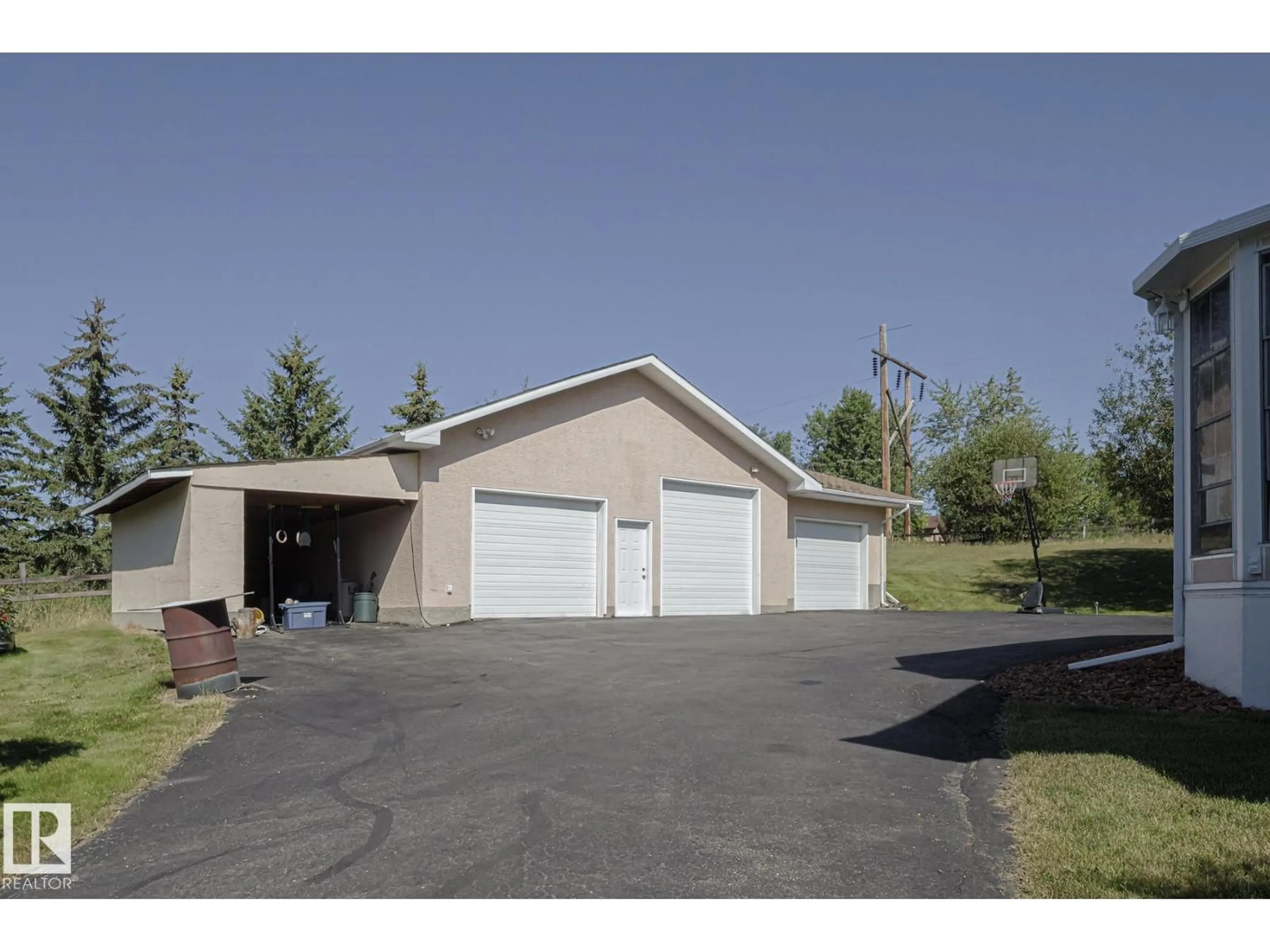 Indoor garage for 2022 - 19 PARKLAND DR, Rural Parkland County Alberta T7Y2S1