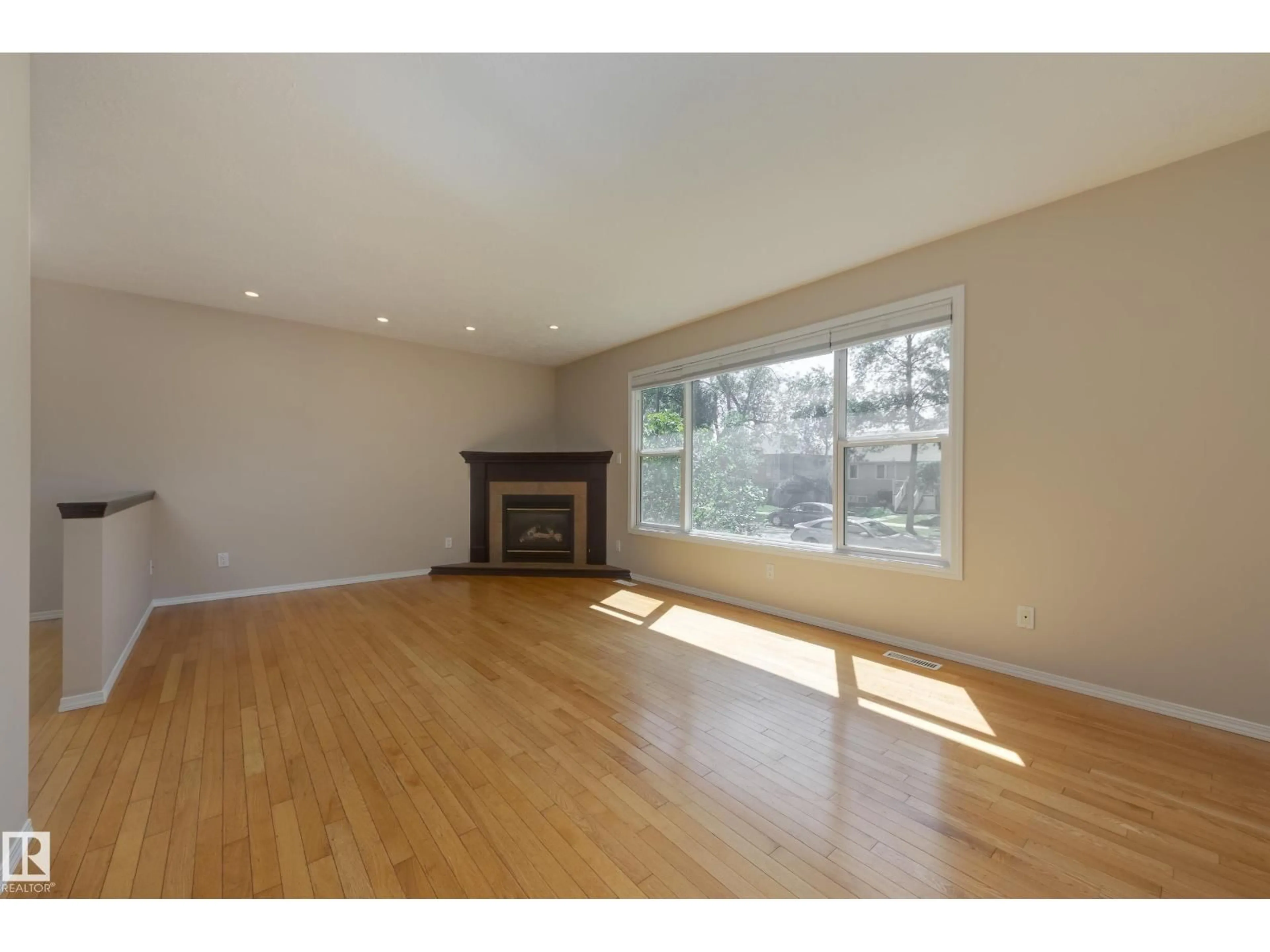A pic of a room for 8536 75 AV, Edmonton Alberta T6C0H1