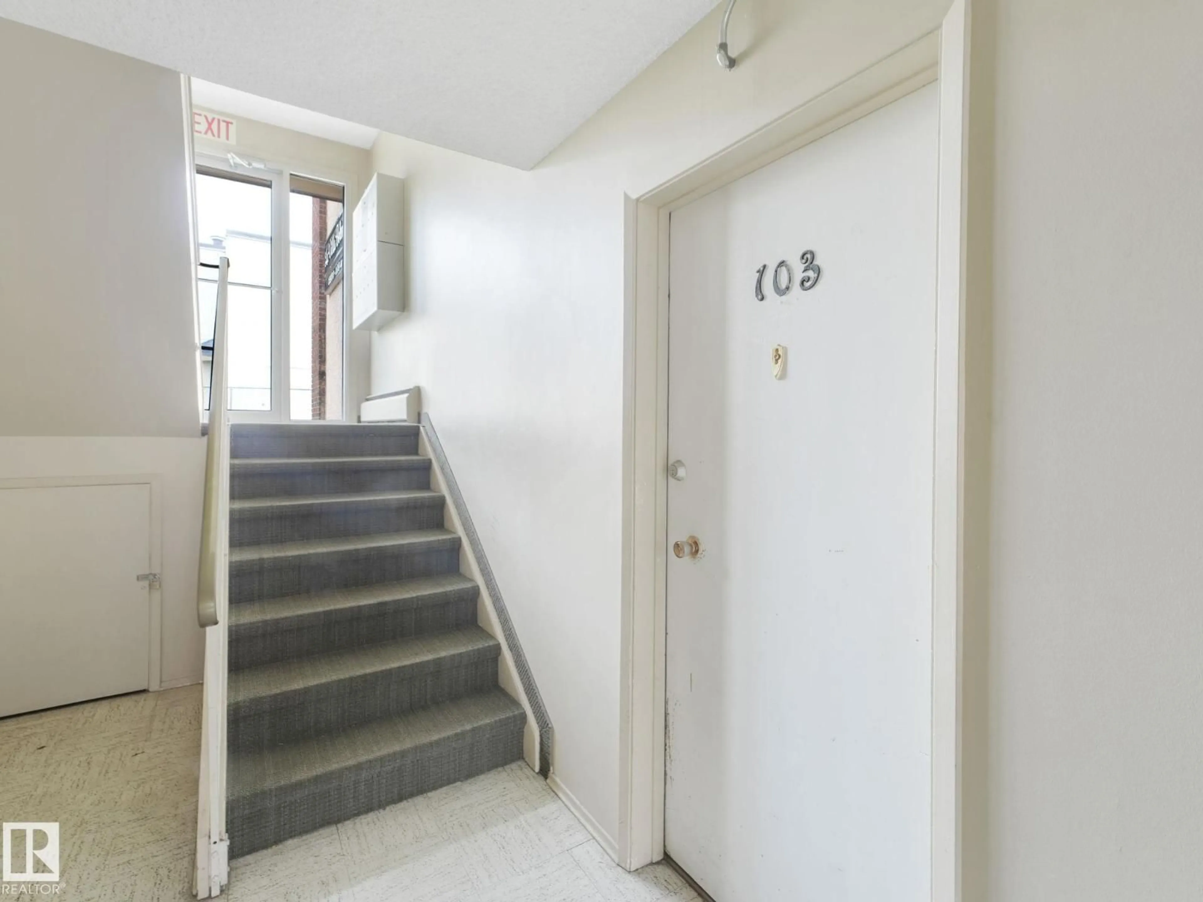 Indoor foyer for #103 - 15930 109 AV, Edmonton Alberta T5P1B7