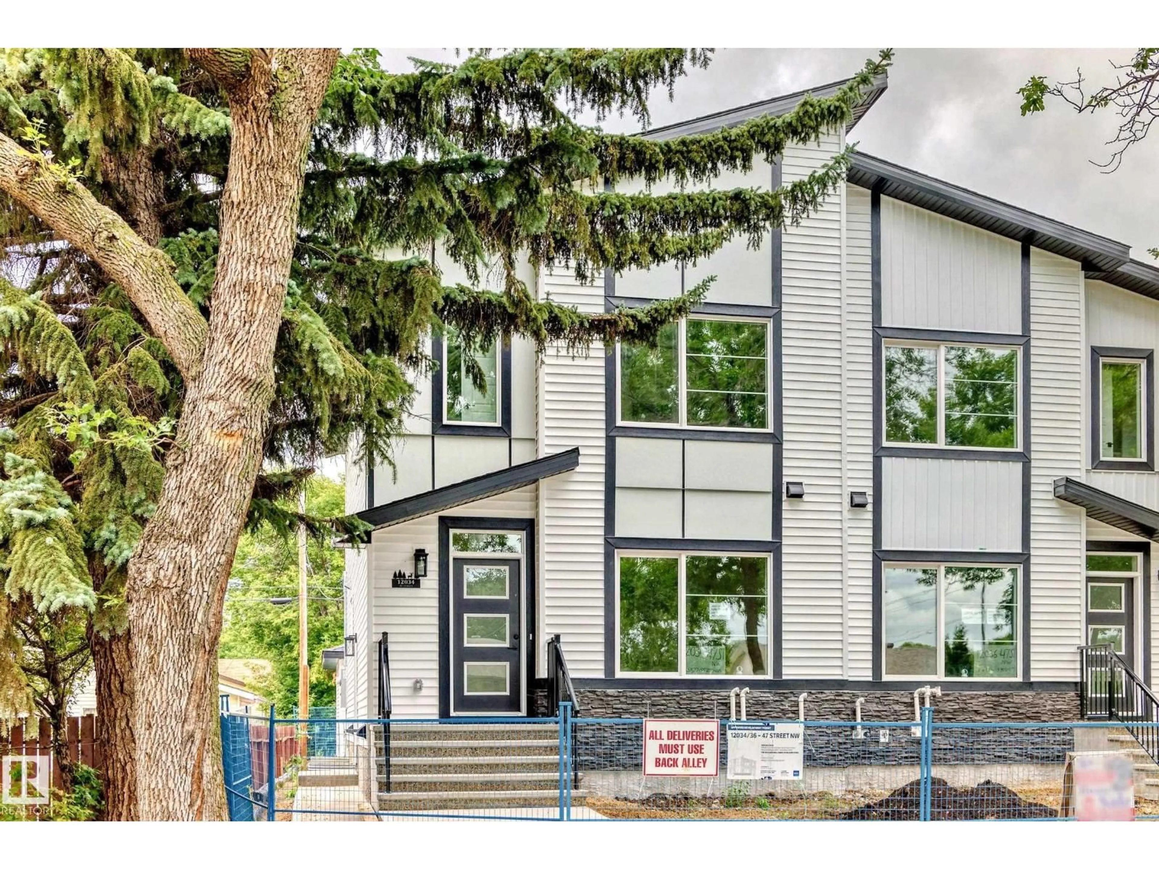 Home with vinyl exterior material, unknown for 12034 47 ST, Edmonton Alberta T5W2X3
