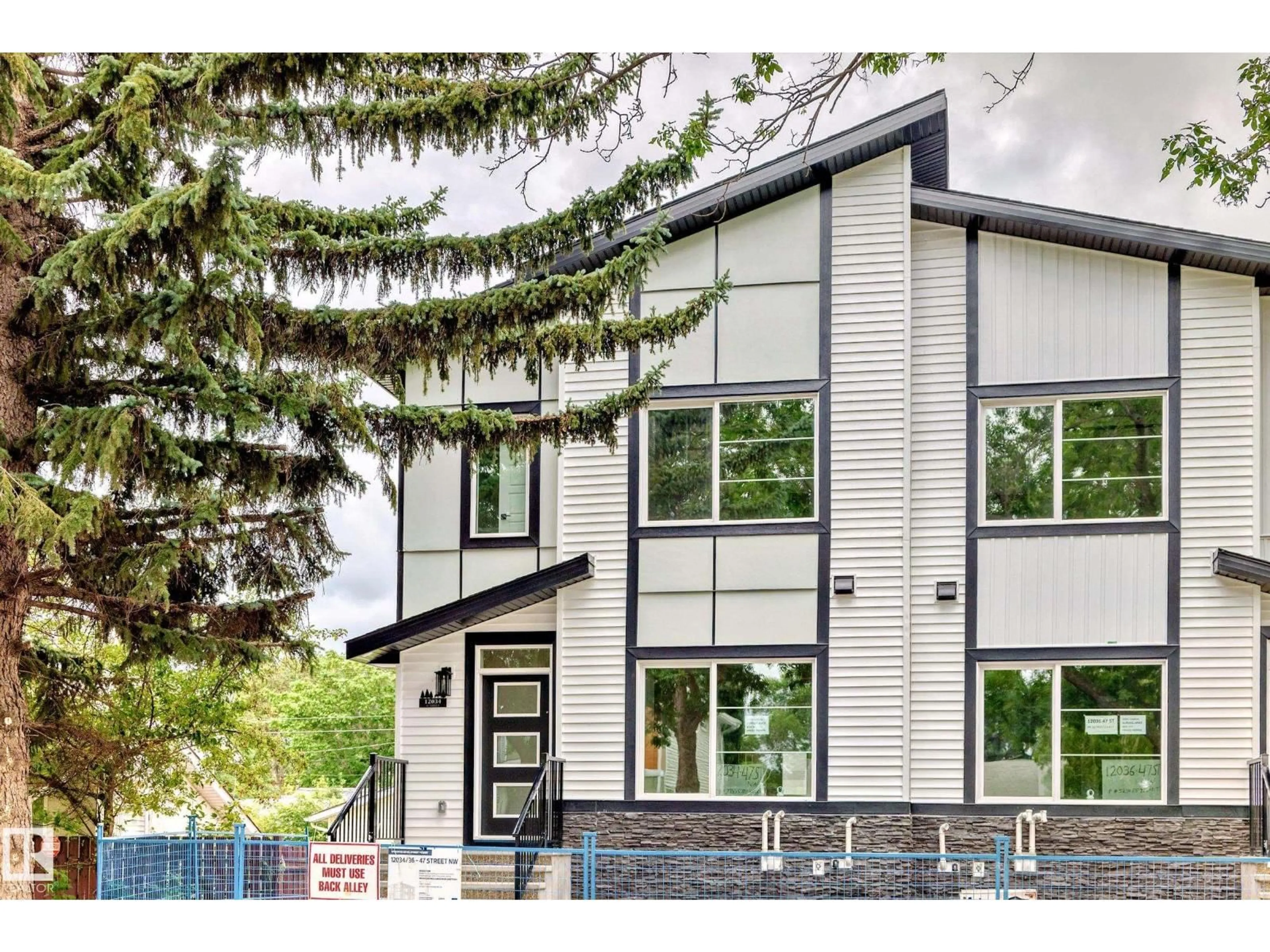 Home with vinyl exterior material, unknown for 12034 47 ST, Edmonton Alberta T5W2X3