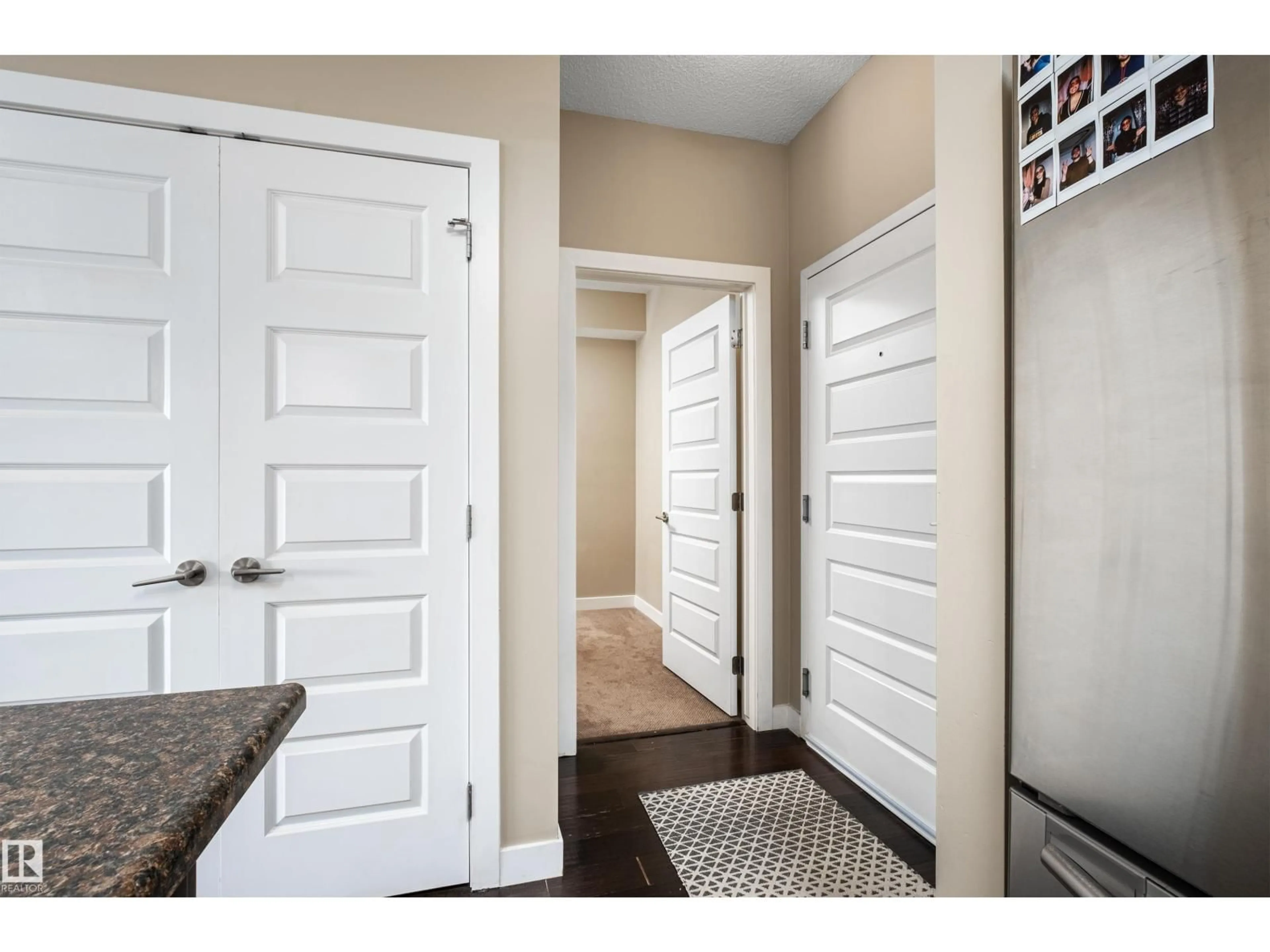 Indoor entryway for 417 - 8730 82 AV, Edmonton Alberta T6C0Z1