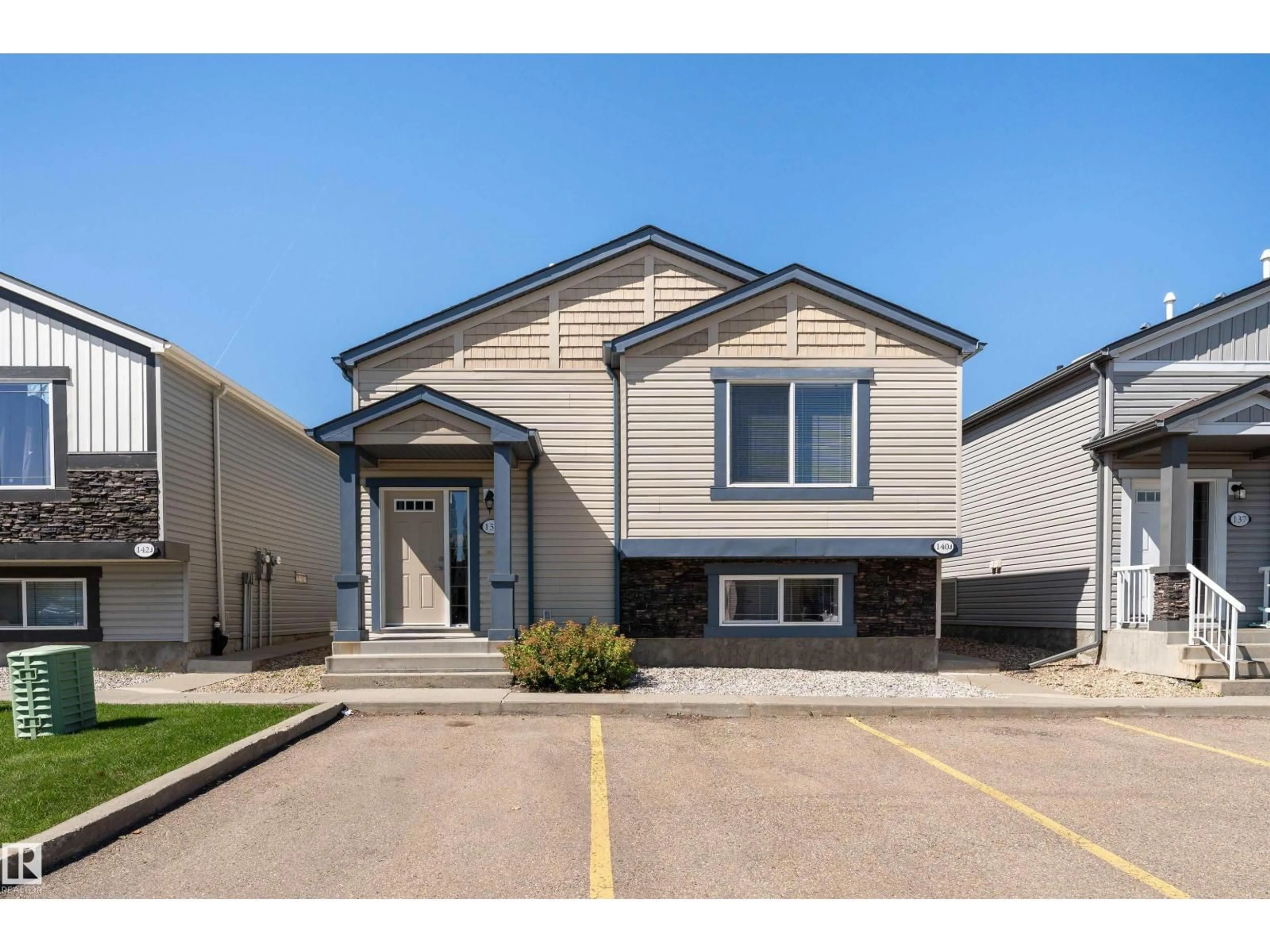 Home with vinyl exterior material, street for 142 - 139 SELKIRK PL, Leduc Alberta T9E0M9