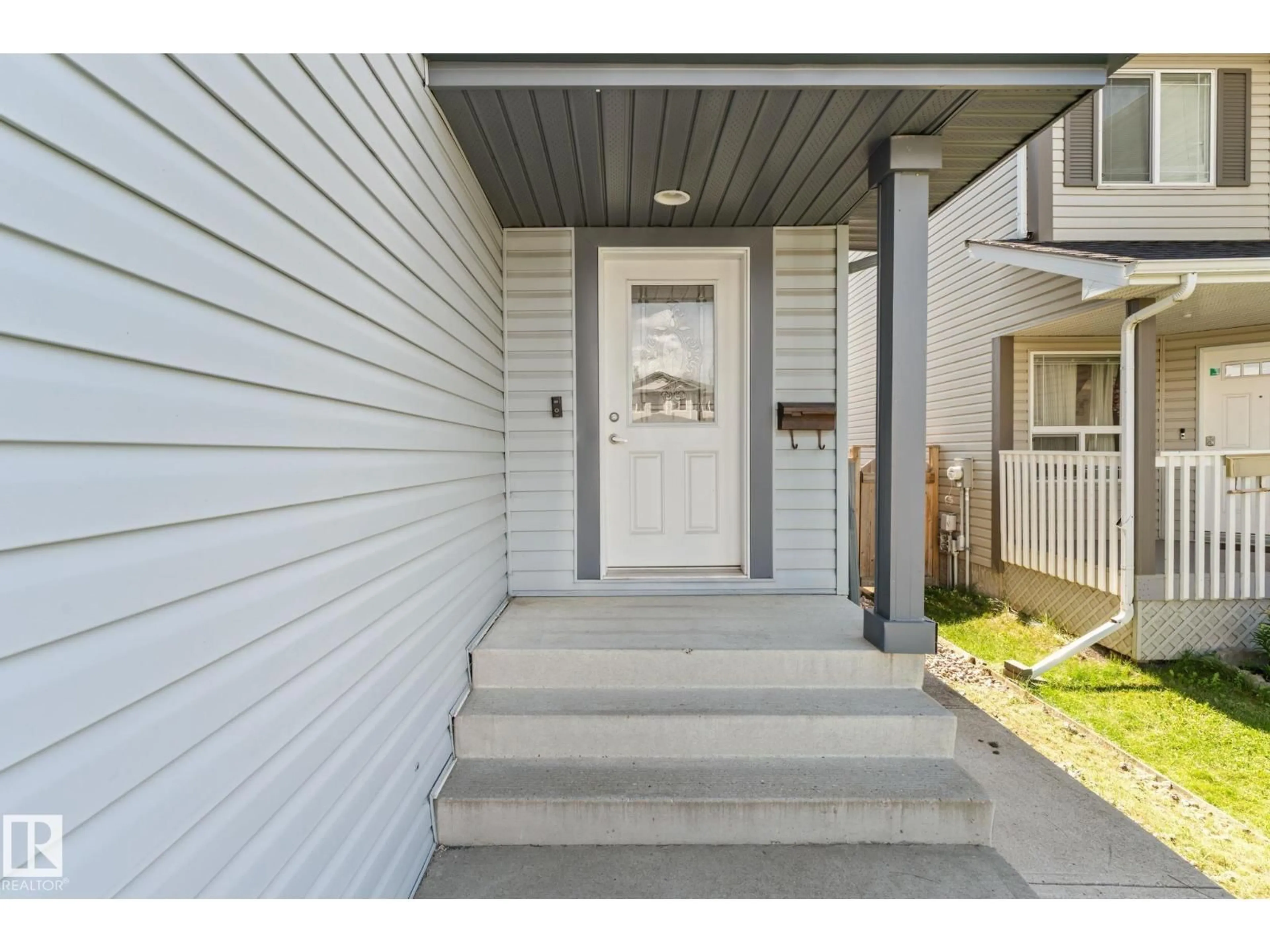 Indoor entryway for 11241 167A AV, Edmonton Alberta T5X0A8