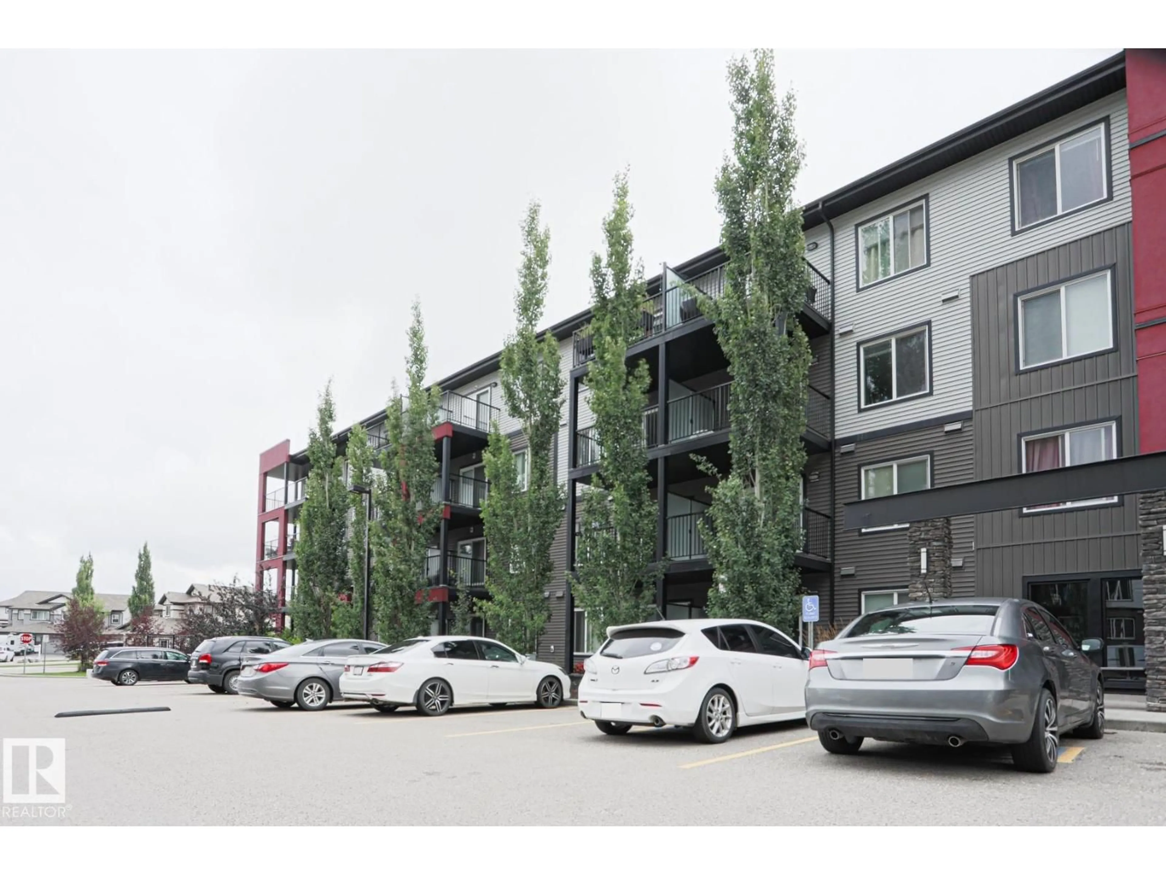 Parking for 127 5515 7 AV SW, Edmonton Alberta T6X2A8