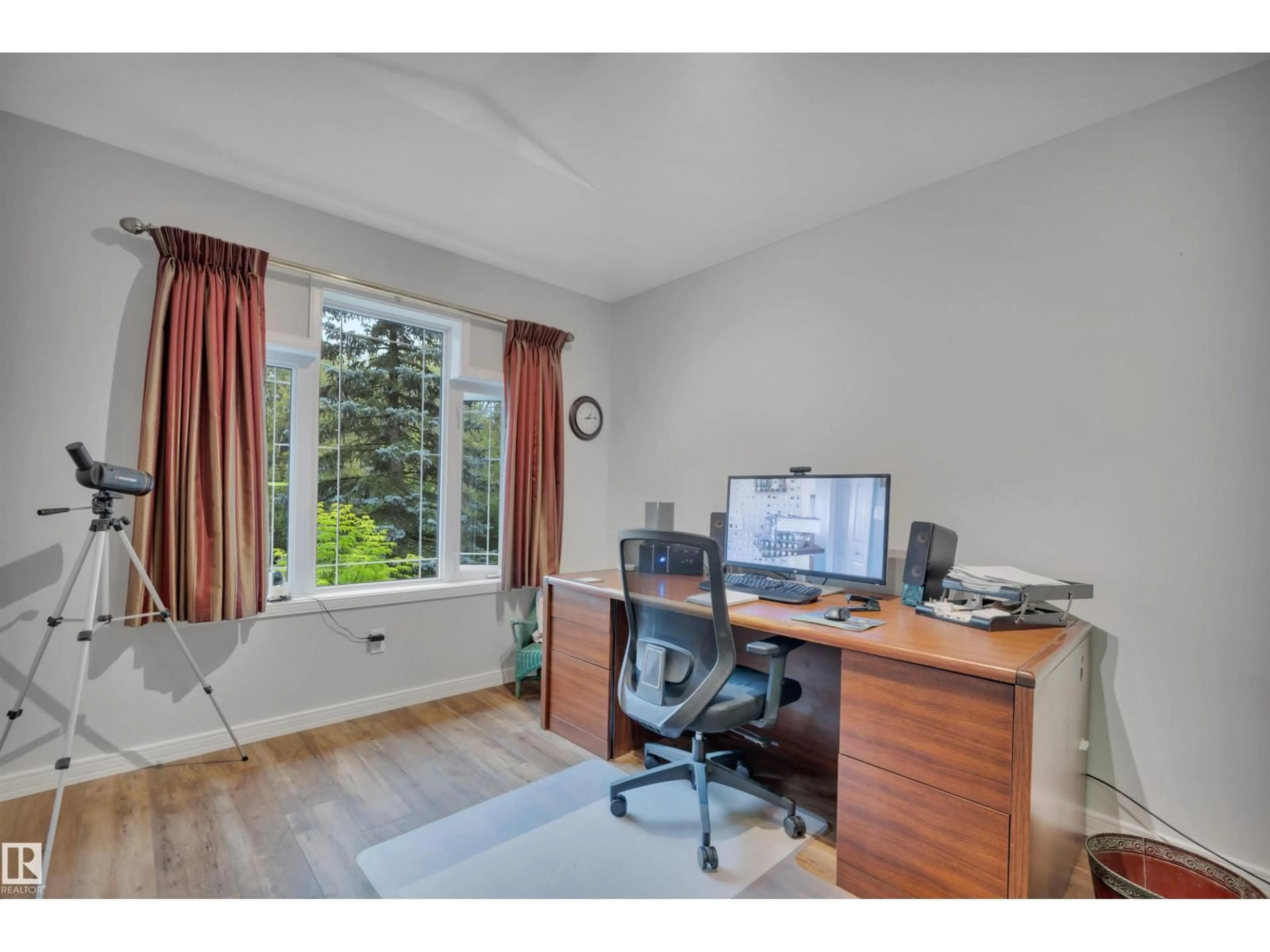 A pic of a room for 21 WESTWOOD LN, Rural Sturgeon County Alberta T5M2T8