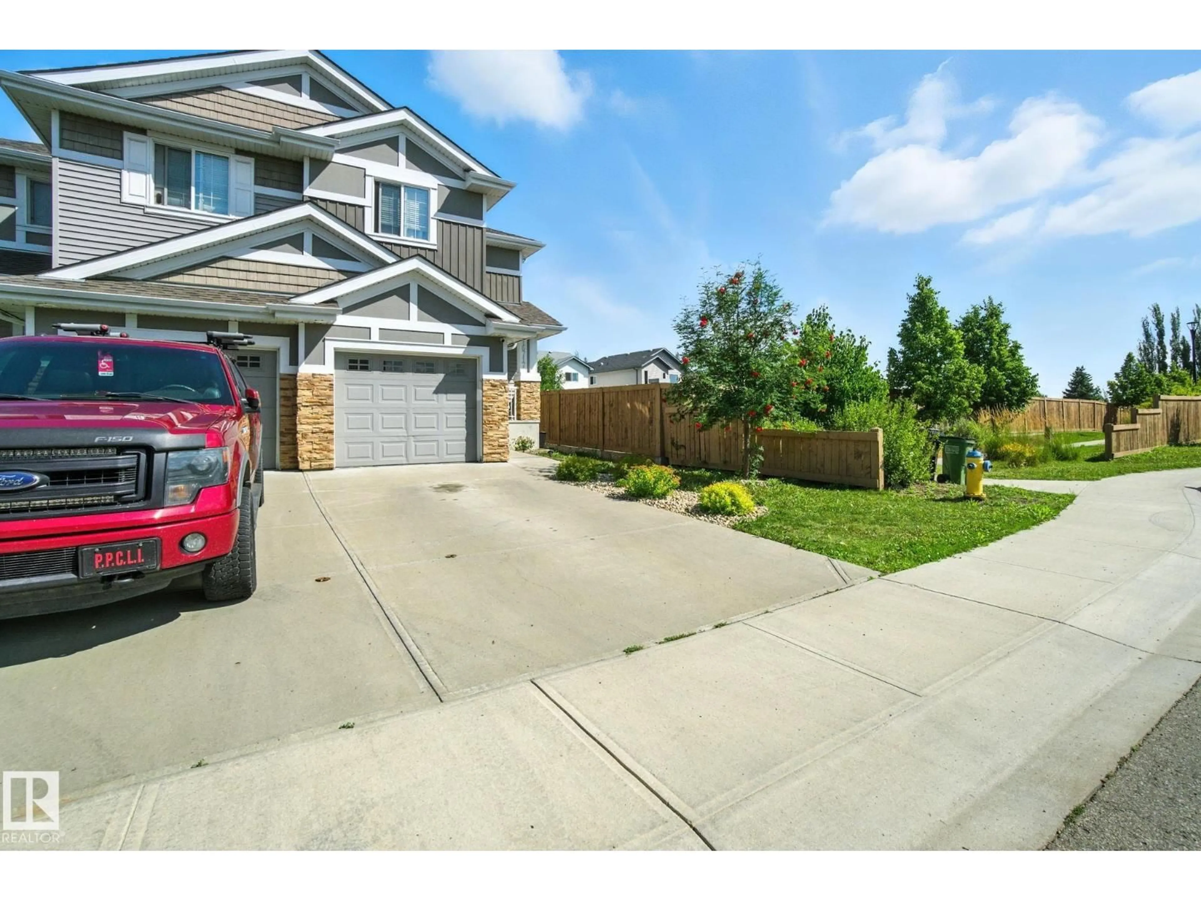 A pic from outside/outdoor area/front of a property/back of a property/a pic from drone, street for 16717 120 ST NW, Edmonton Alberta T5X0G5