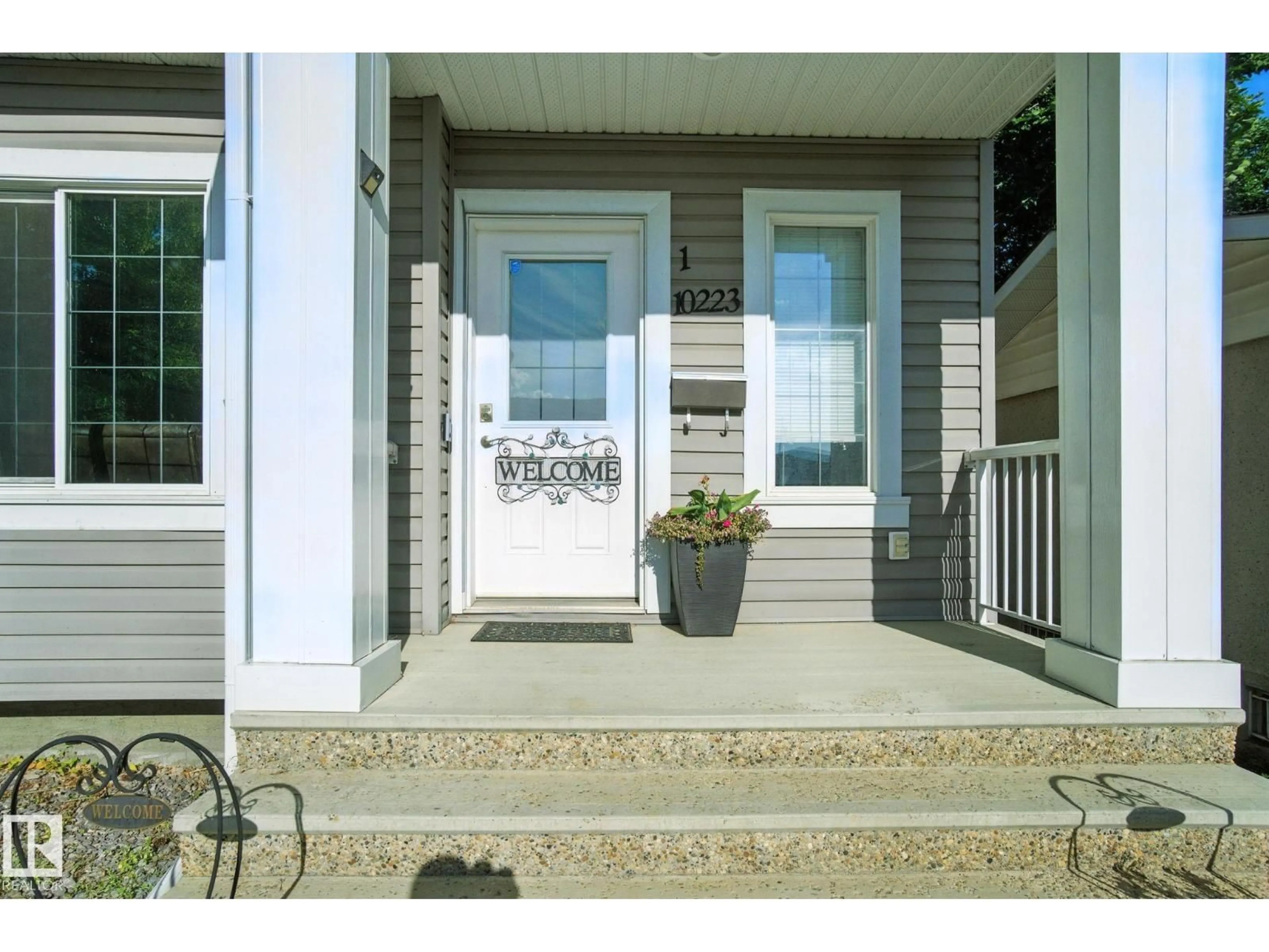 Indoor entryway for NW - 10223 155 ST, Edmonton Alberta T5P2L8
