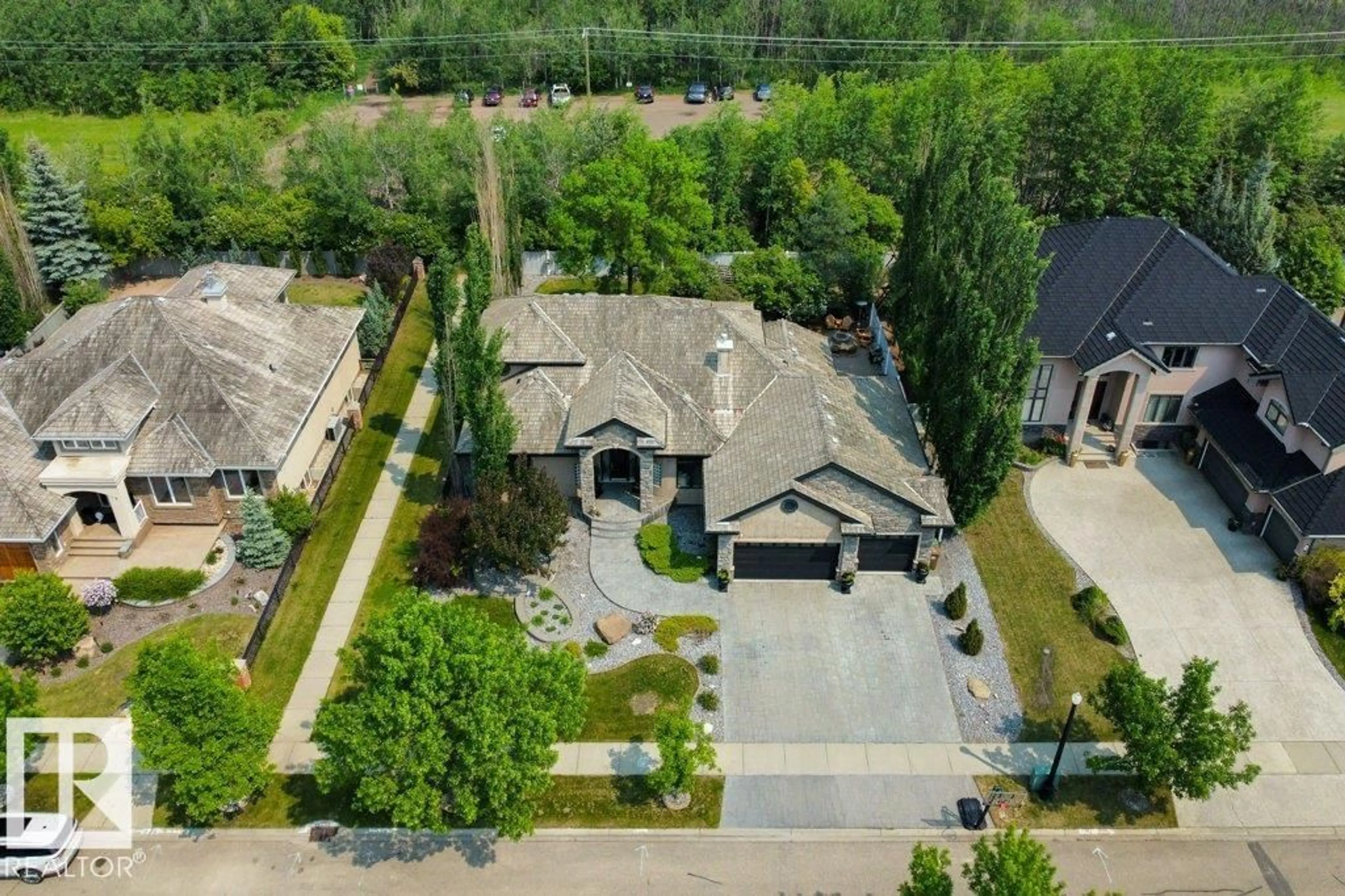 A pic from outside/outdoor area/front of a property/back of a property/a pic from drone, street for 34 KINGSFORD CR, St. Albert Alberta T8N7J2