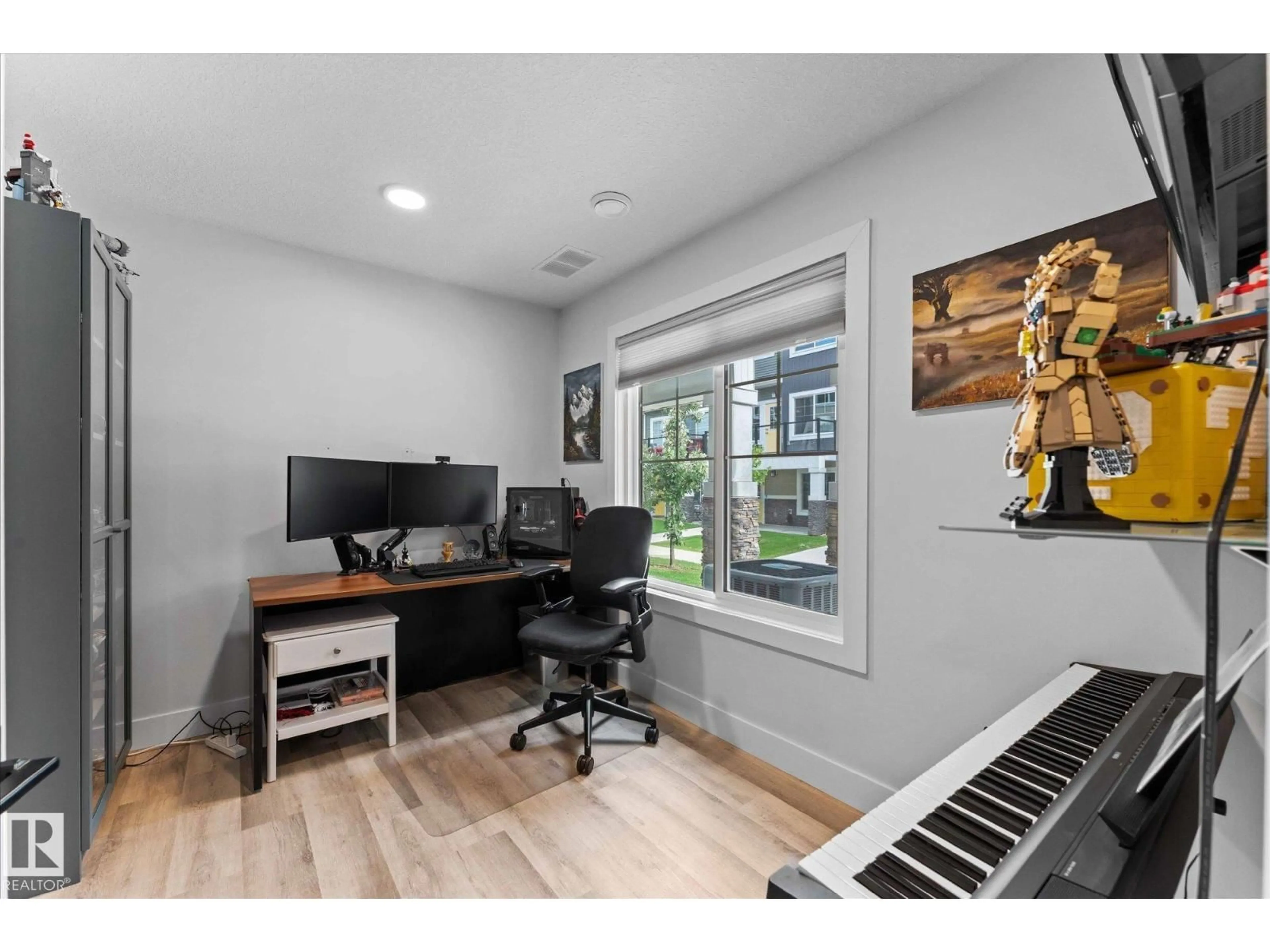 A pic of a room for #41 - 230 EDGEMONT RD, Edmonton Alberta T6M0Y8