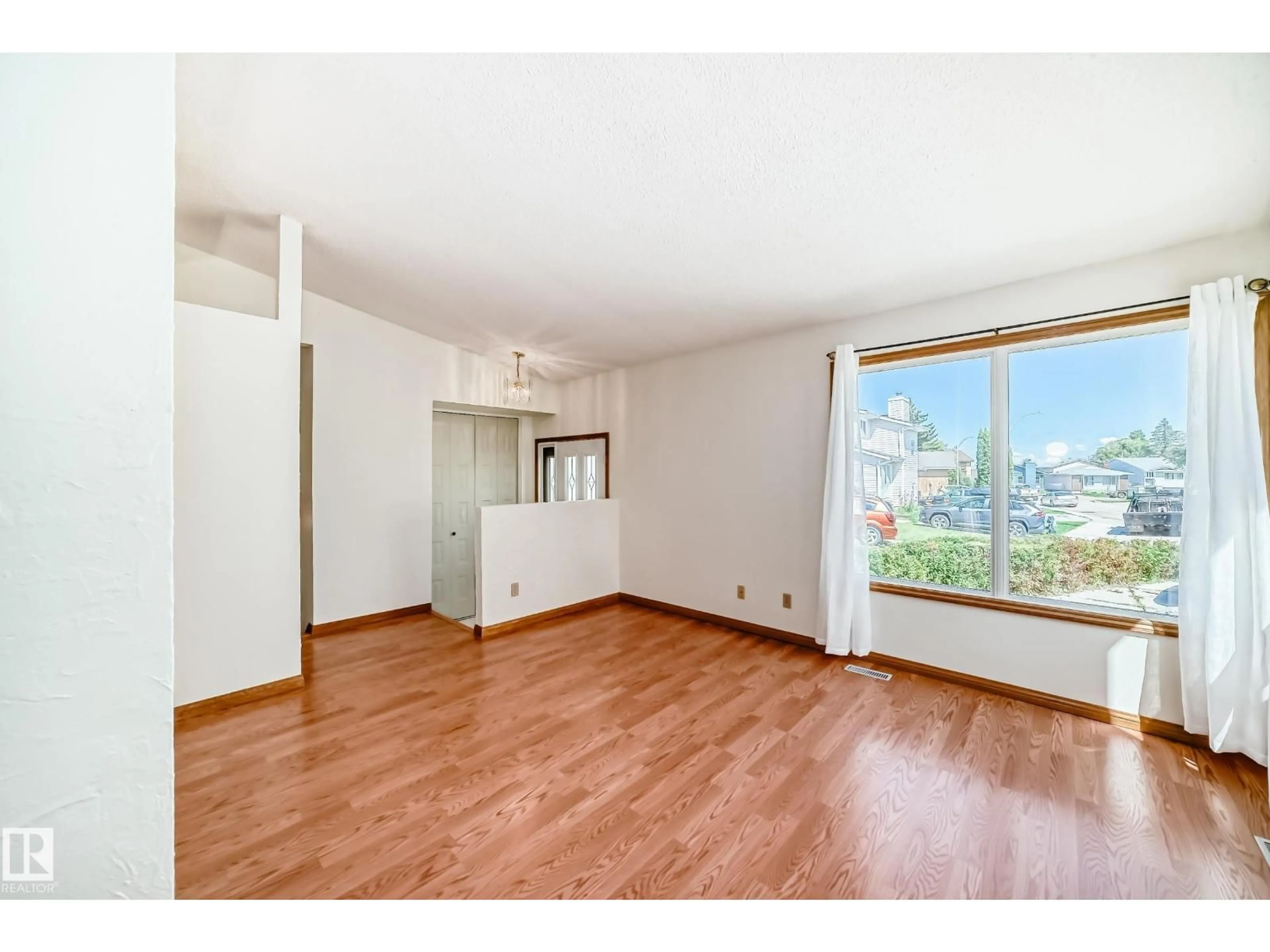 A pic of a room for 9 WELLINGTON CR, Spruce Grove Alberta T7X1K6