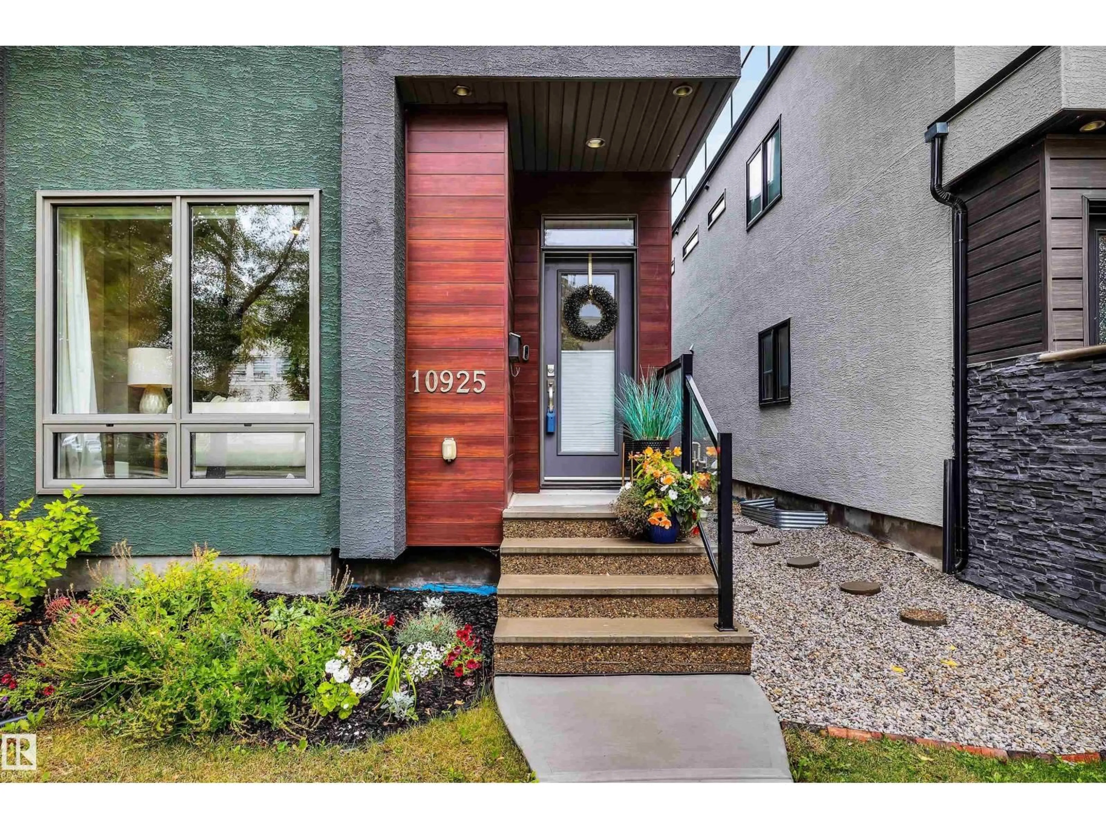 Indoor entryway for NW - 10925 127 ST, Edmonton Alberta T5M0S8