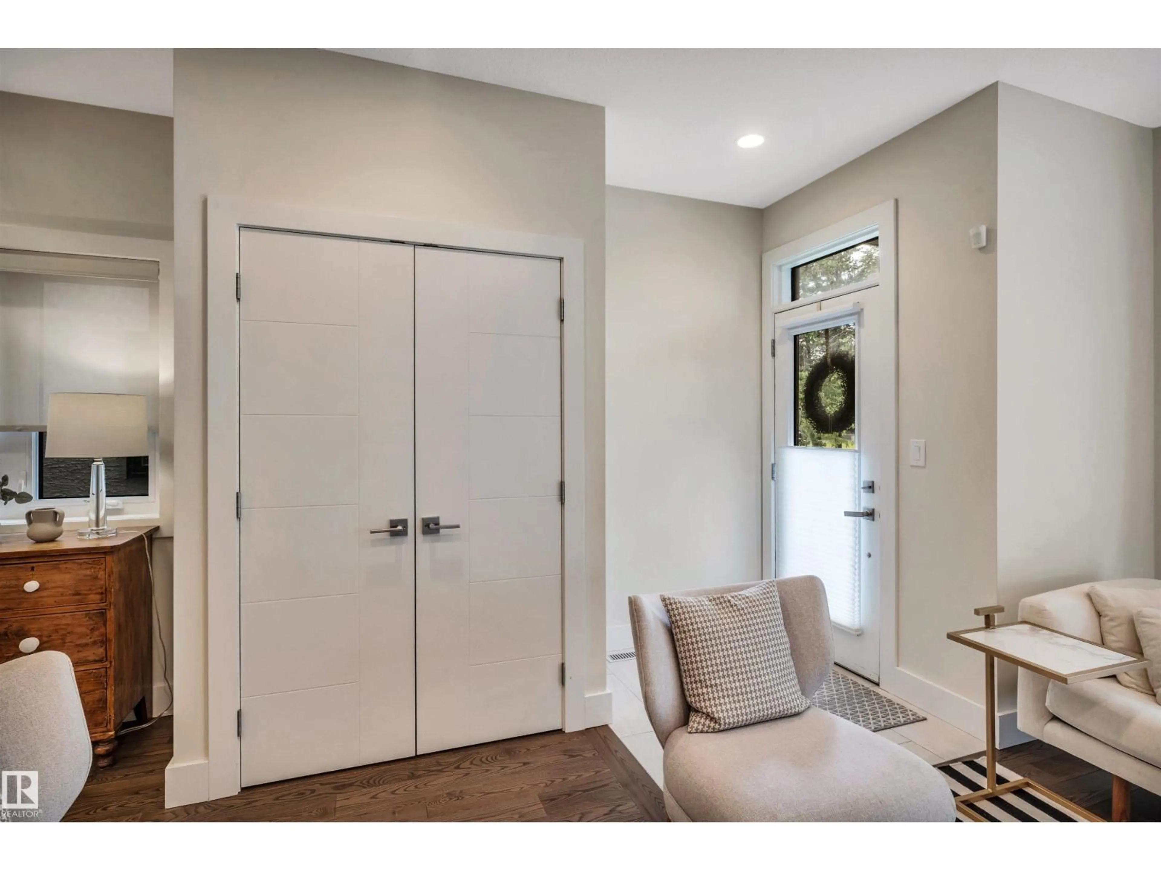 Indoor entryway for NW - 10925 127 ST, Edmonton Alberta T5M0S8