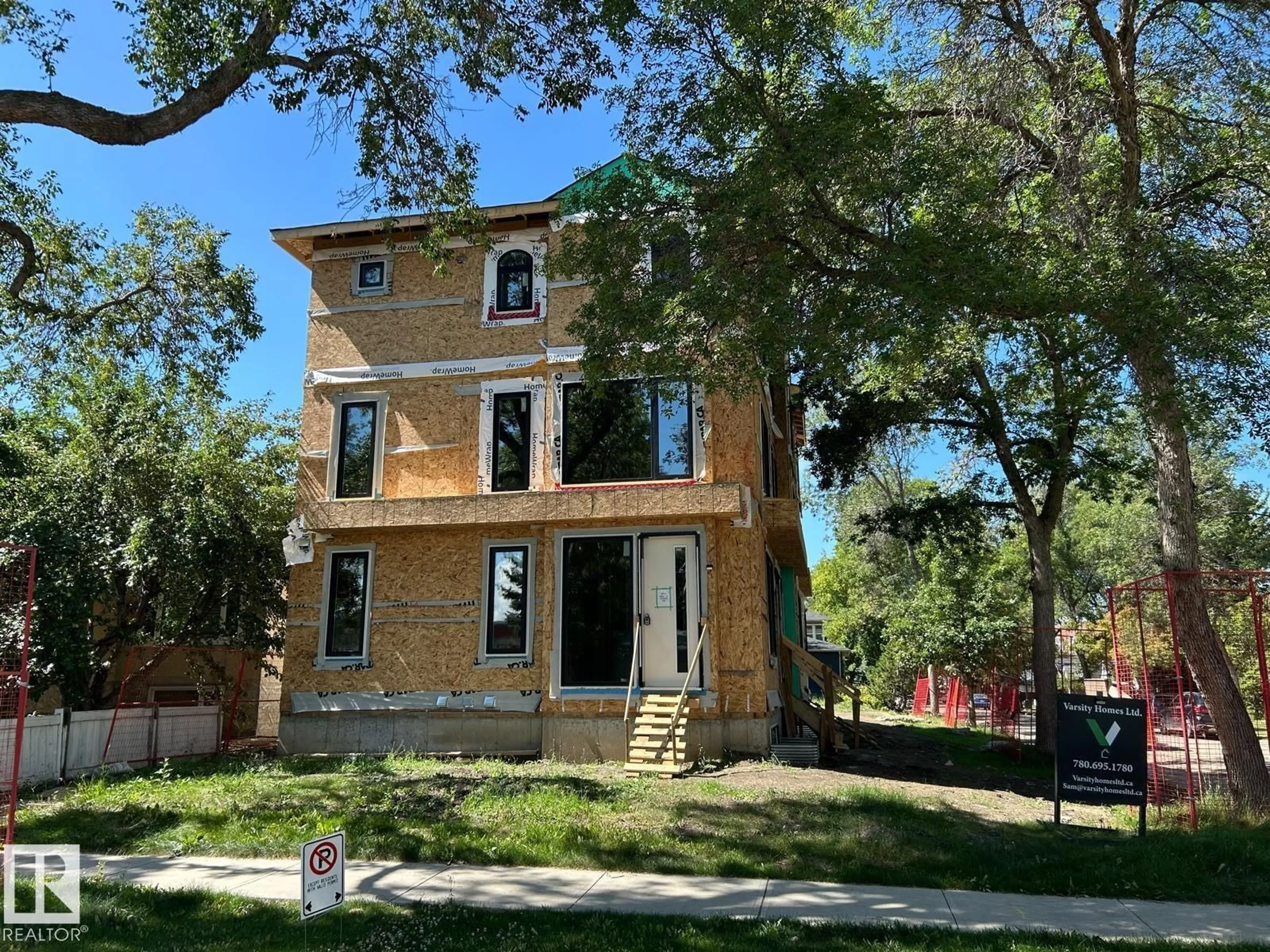 Home with brick exterior material, building for 8903 94 AV, Edmonton Alberta T6C1W6