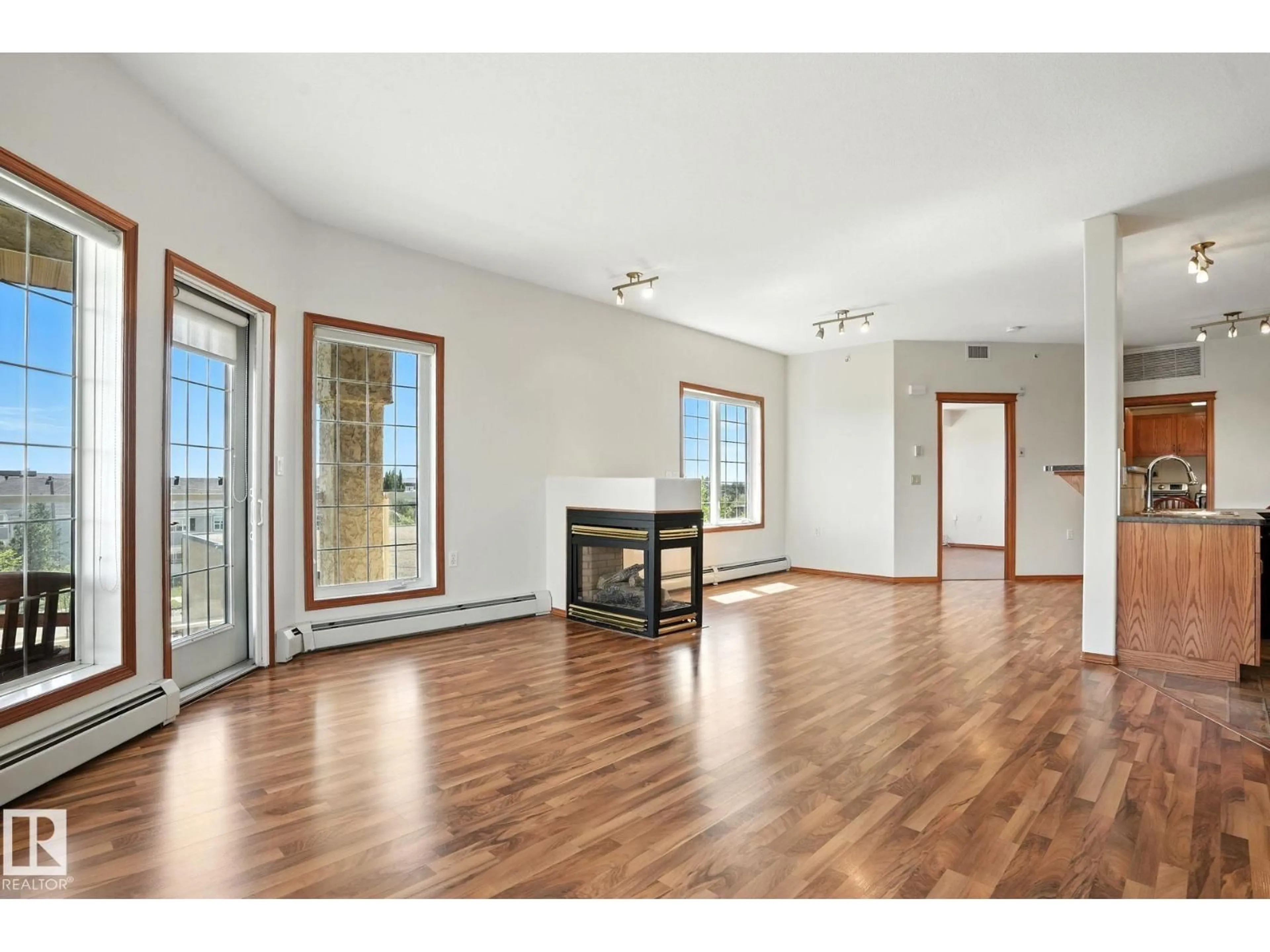 A pic of a room for 430 - 11260 153 AV NW, Edmonton Alberta T5X6E7