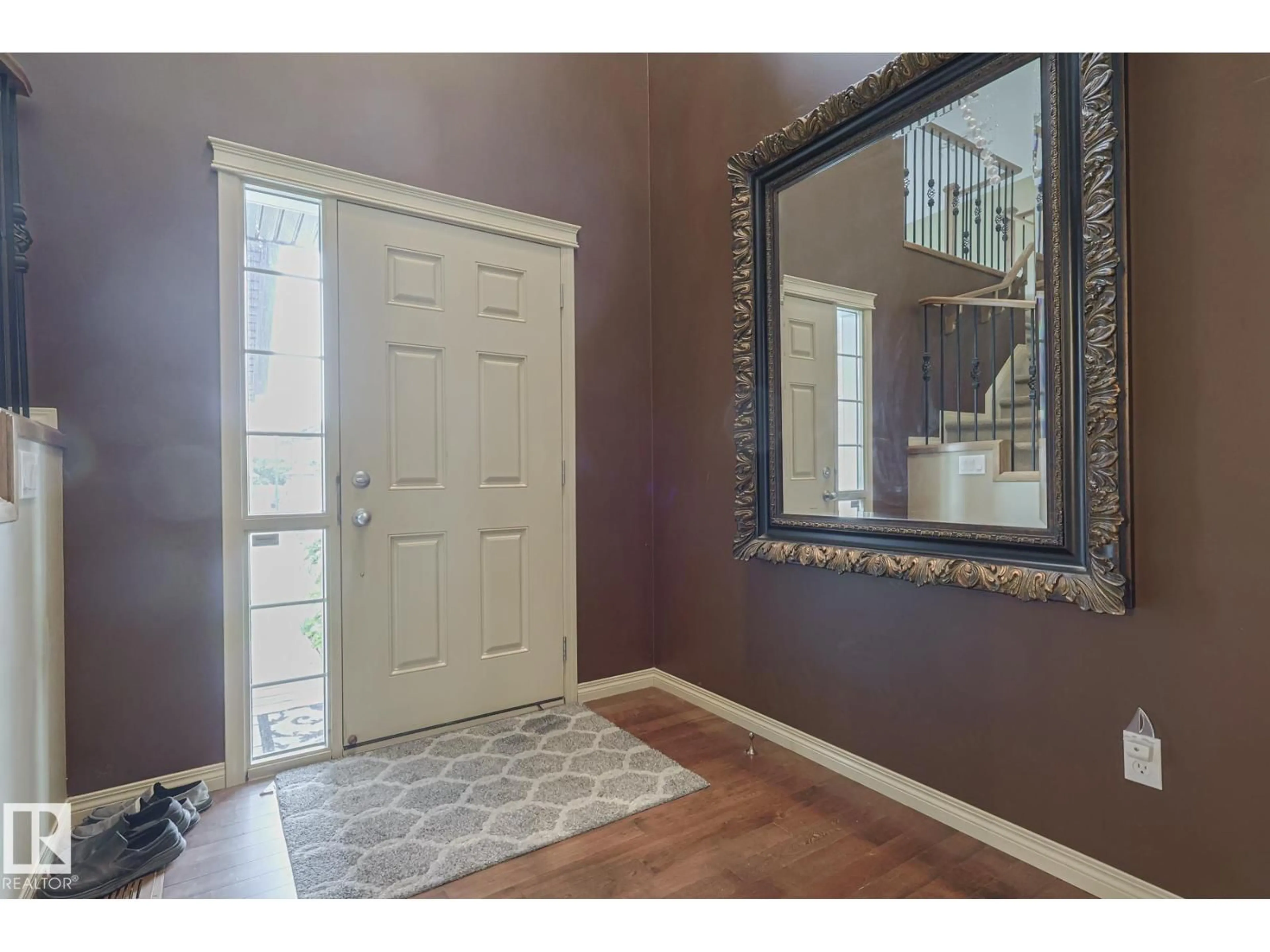 Indoor entryway for NW - 9204 209 ST, Edmonton Alberta T5T3Y5