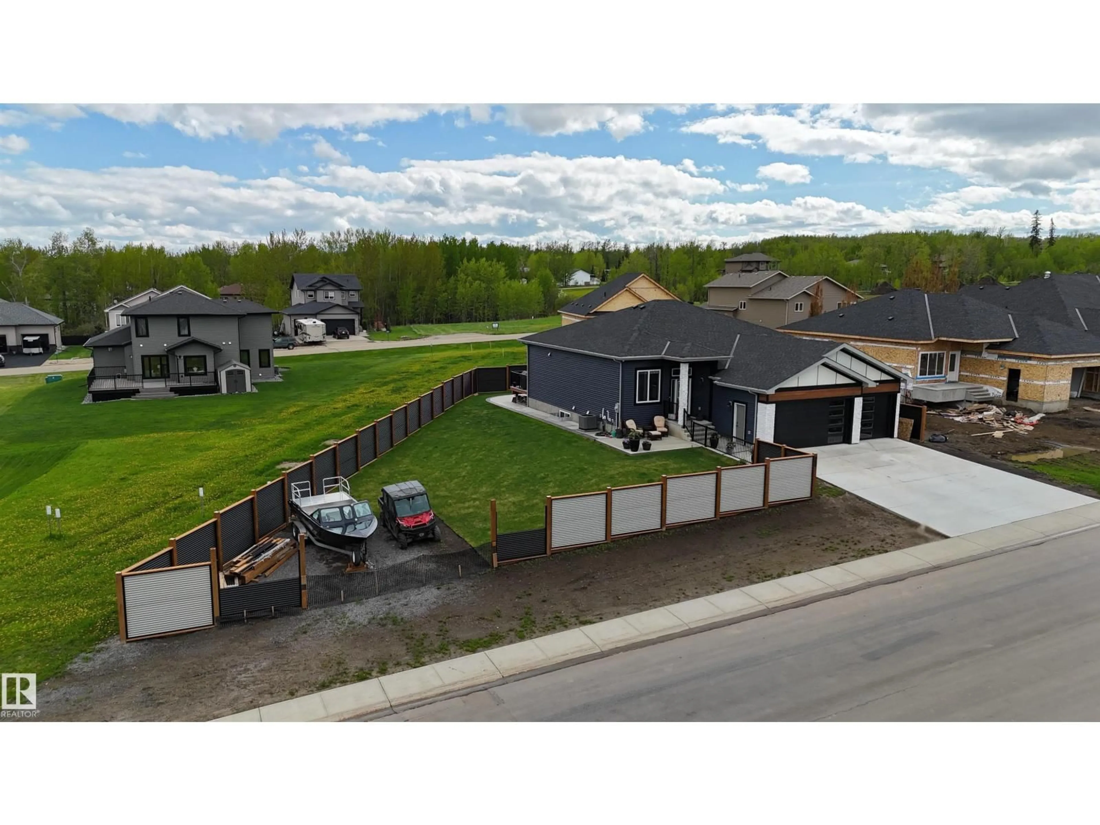 A pic from outside/outdoor area/front of a property/back of a property/a pic from drone, street for 505 49119 RANGE RD 73, Rural Brazeau County Alberta T7A0B9