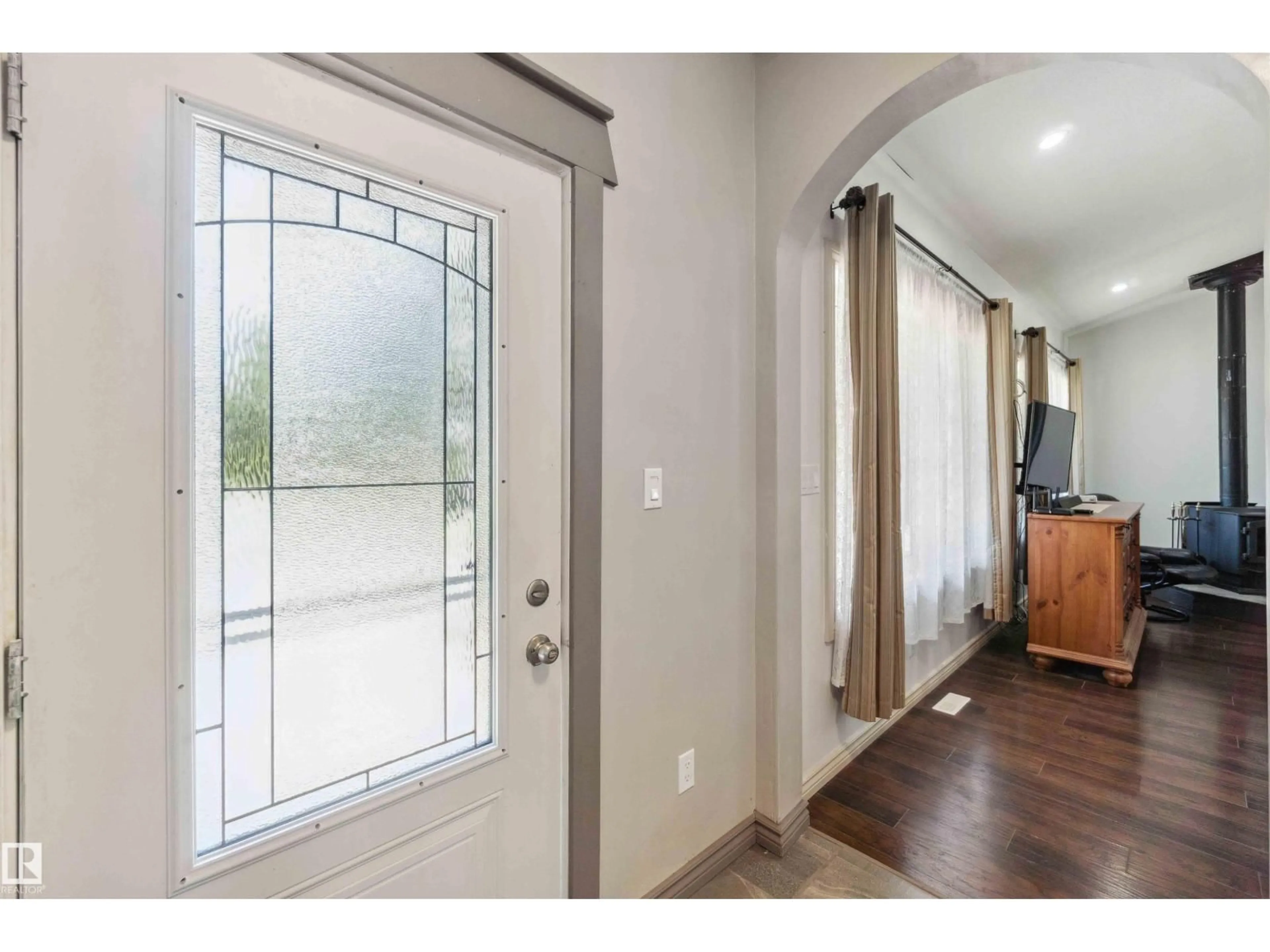 Indoor entryway for 110 3510 STE. ANNE TR, Rural Lac Ste. Anne County Alberta T0E0S0