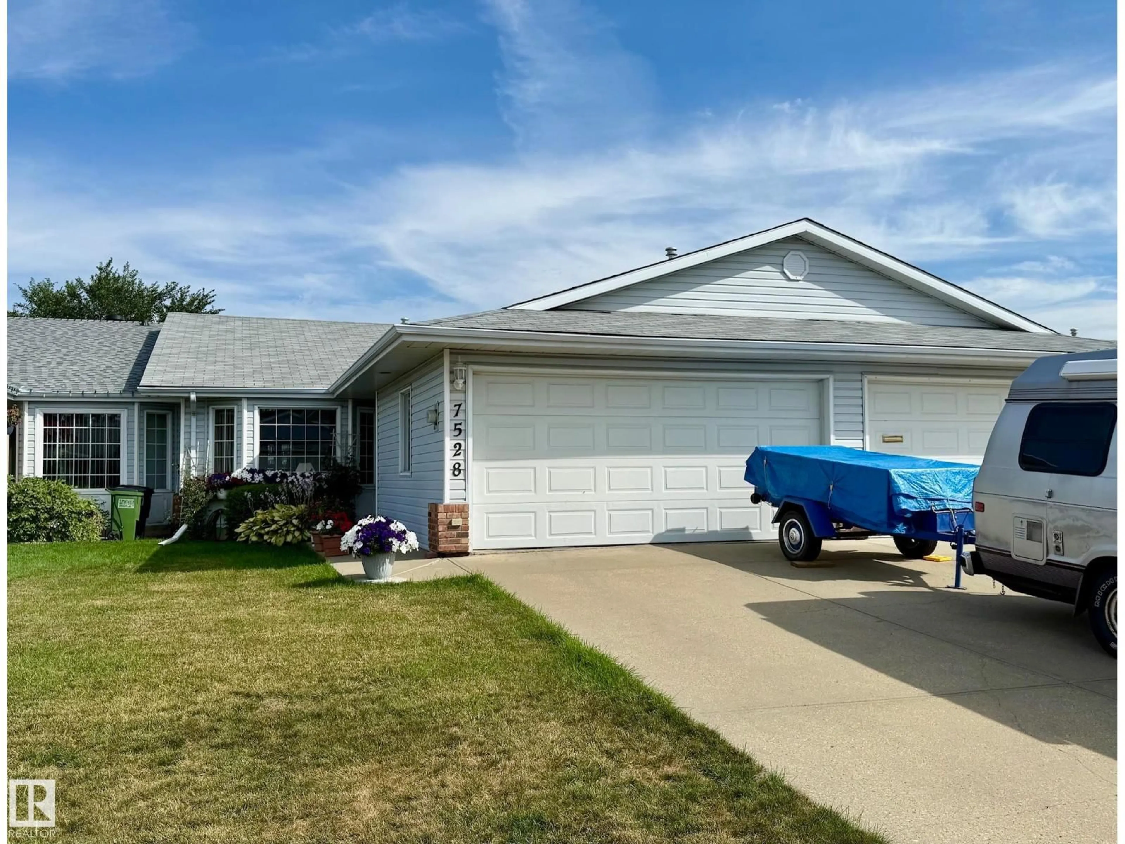Home with vinyl exterior material, street for 7528 137A AV, Edmonton Alberta T5C3R4