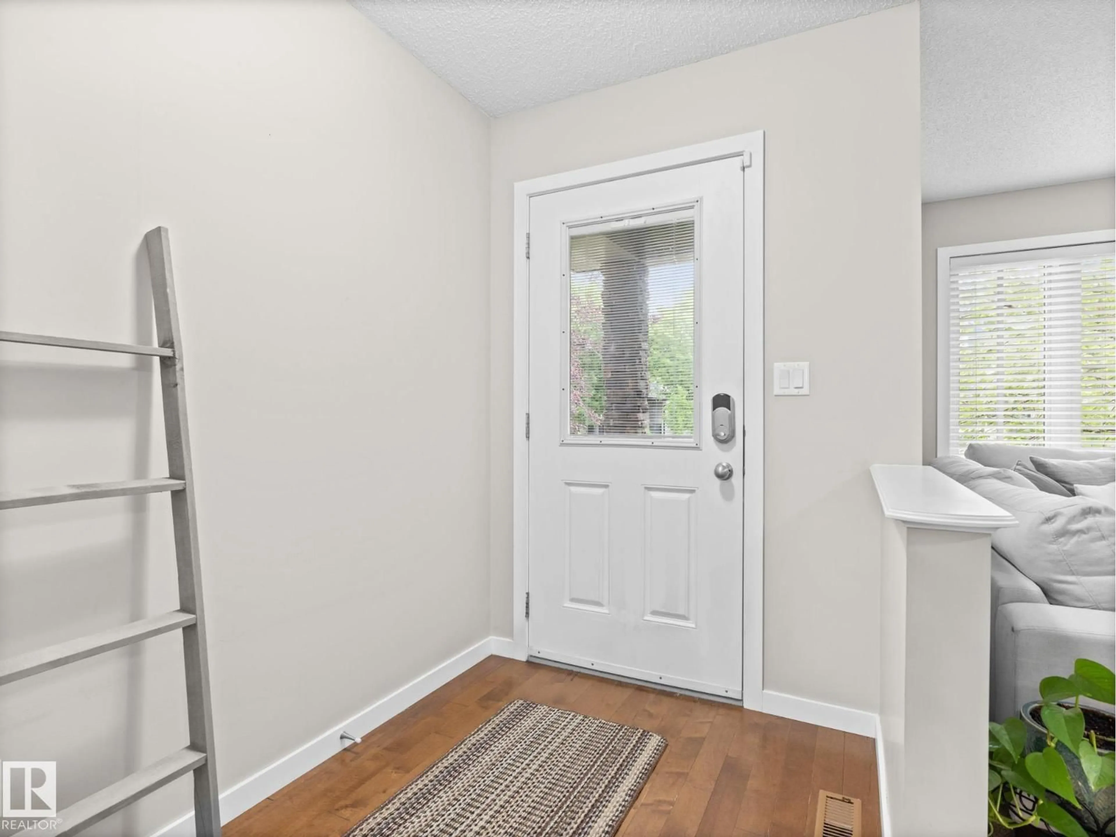 Indoor entryway for 2418 AUSTIN CR, Edmonton Alberta T6W0L3