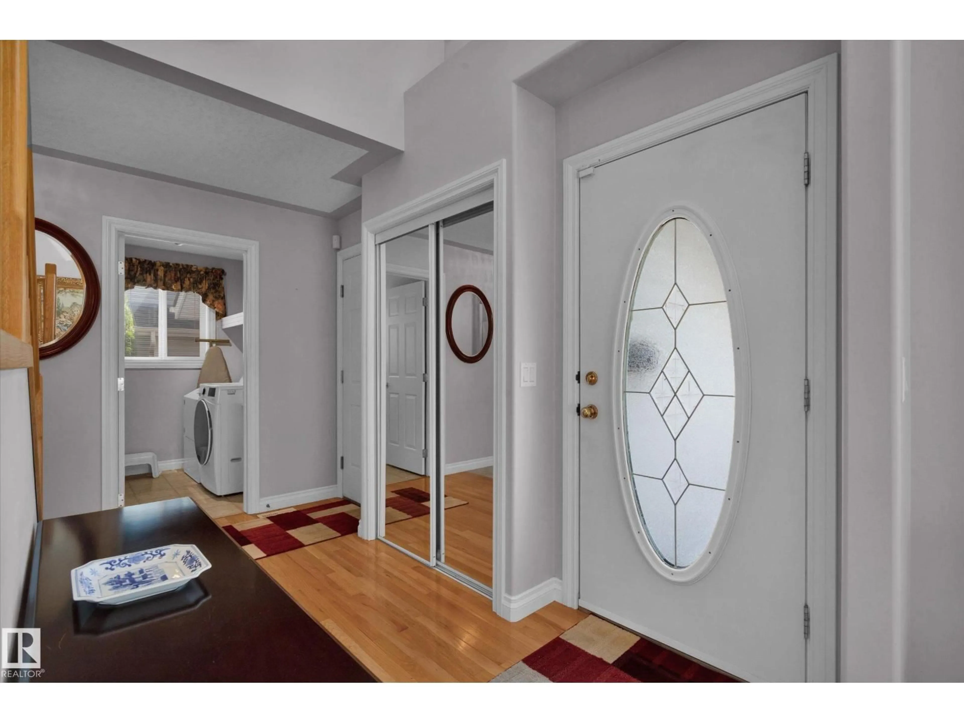 Indoor entryway for 11820 13 AV, Edmonton Alberta T6J7E9
