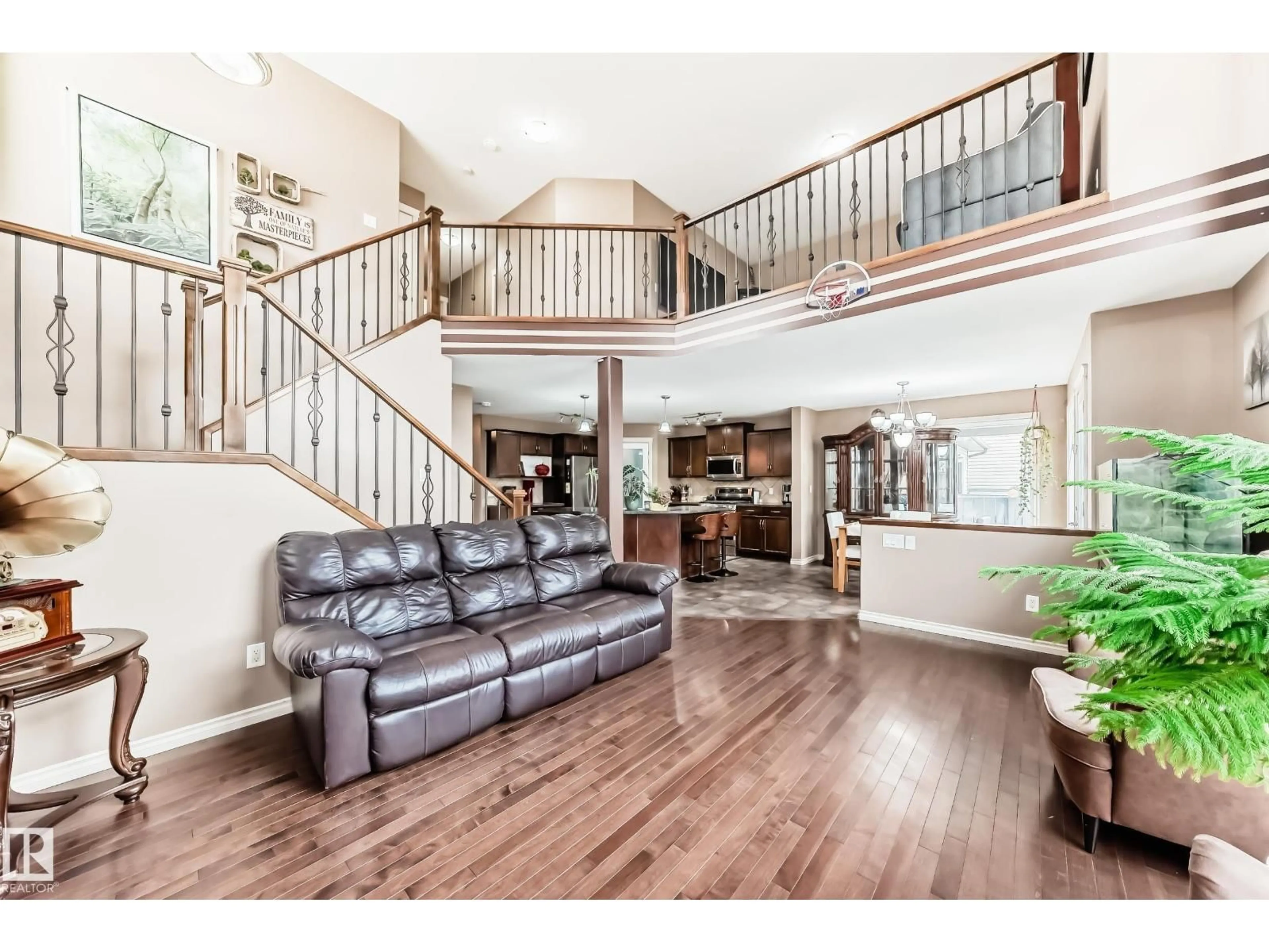 Indoor foyer for SW - 749 MCALLISTER LO, Edmonton Alberta T6W1R5