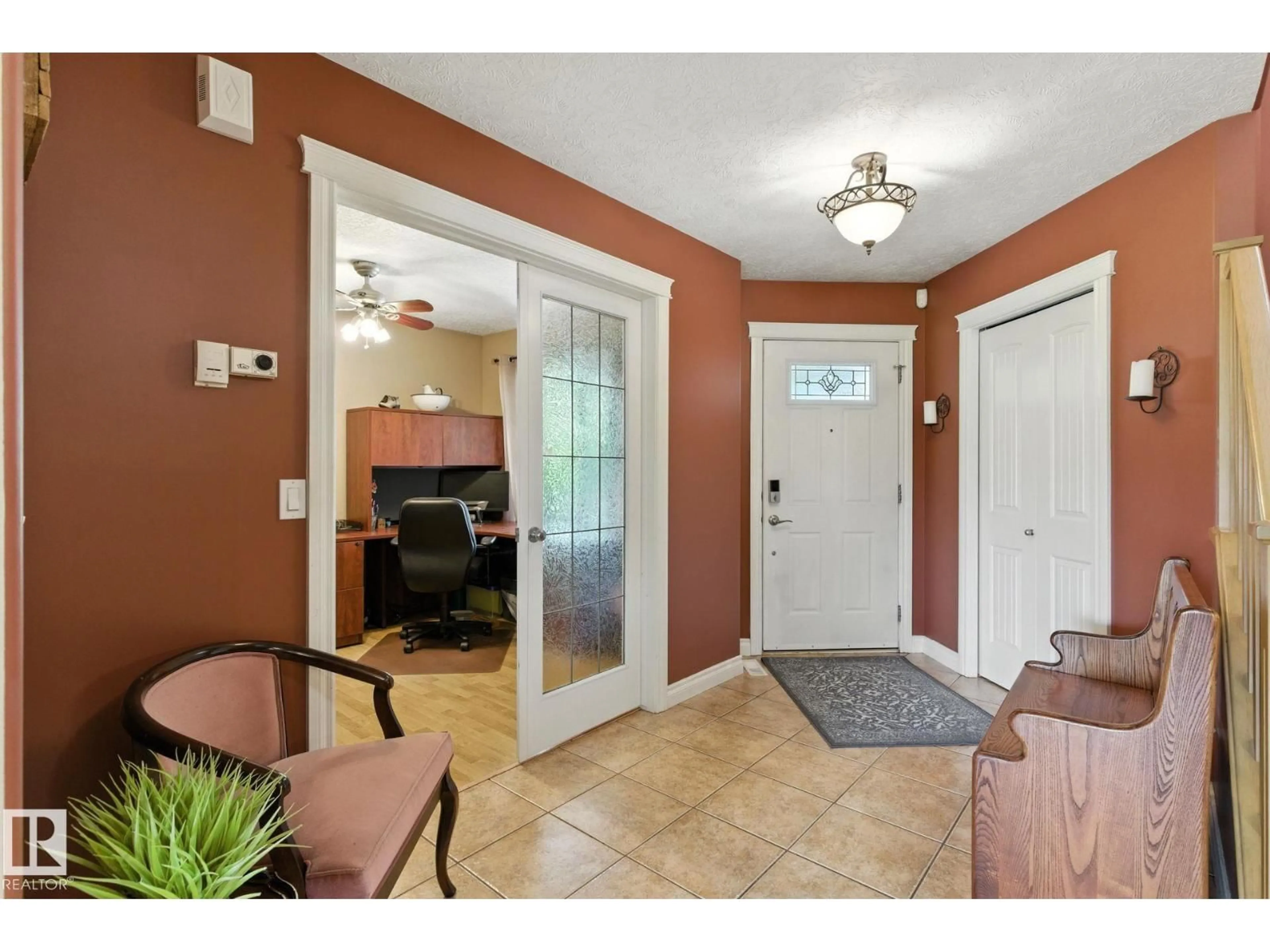 Indoor entryway for 13 - 52555 RGE ROAD 223 RGE ROAD, Rural Strathcona County Alberta T8A4P7
