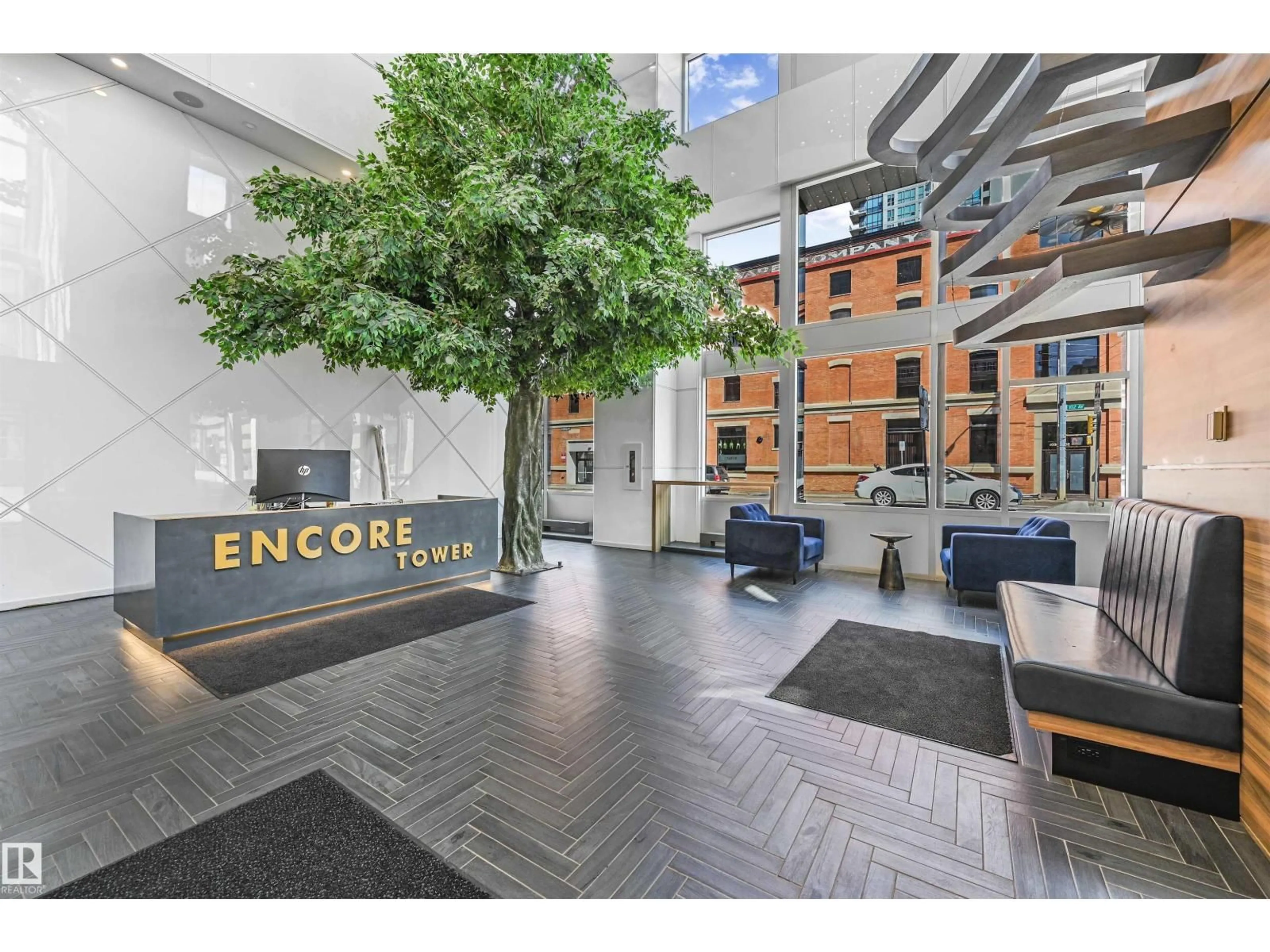 Indoor foyer for 3003 10180 103 ST NW, Edmonton Alberta T5J0L1