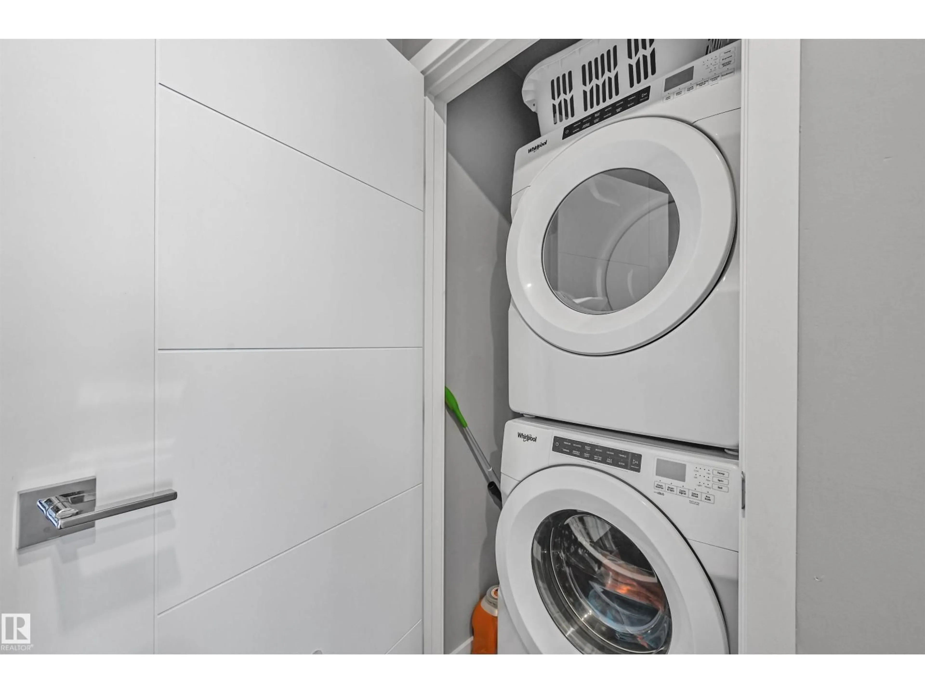 Laundry room for 3003 10180 103 ST NW, Edmonton Alberta T5J0L1