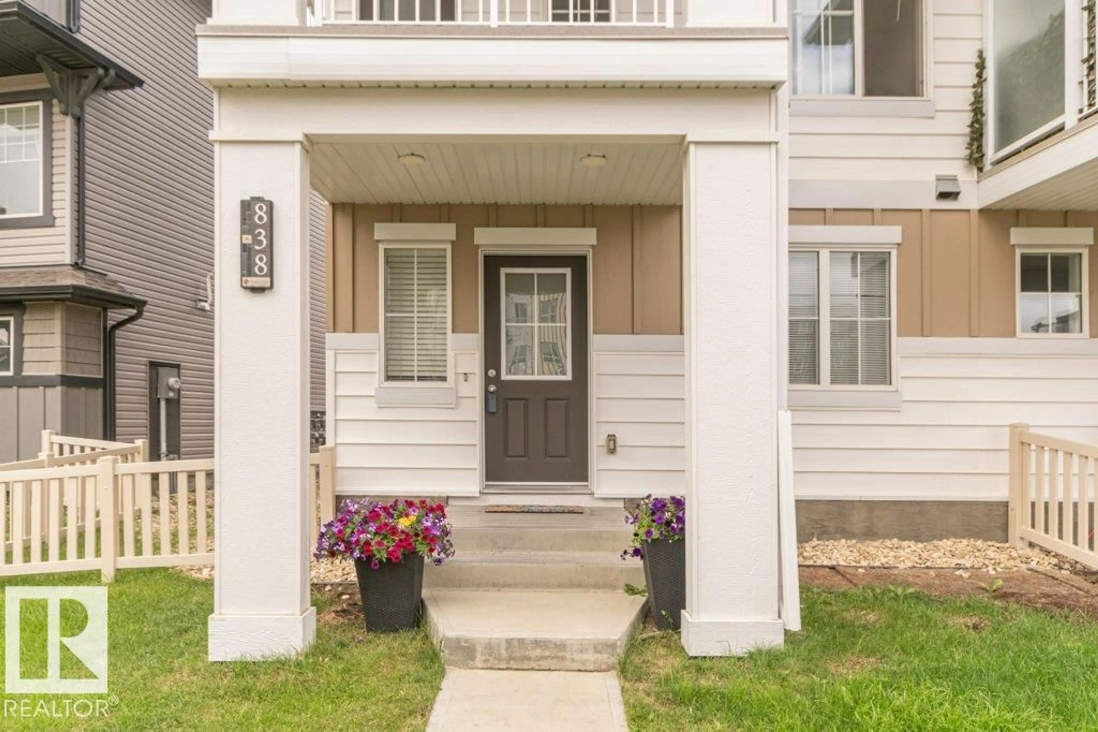 Indoor entryway for 838 DANIELS WY, Edmonton Alberta T6W4C8
