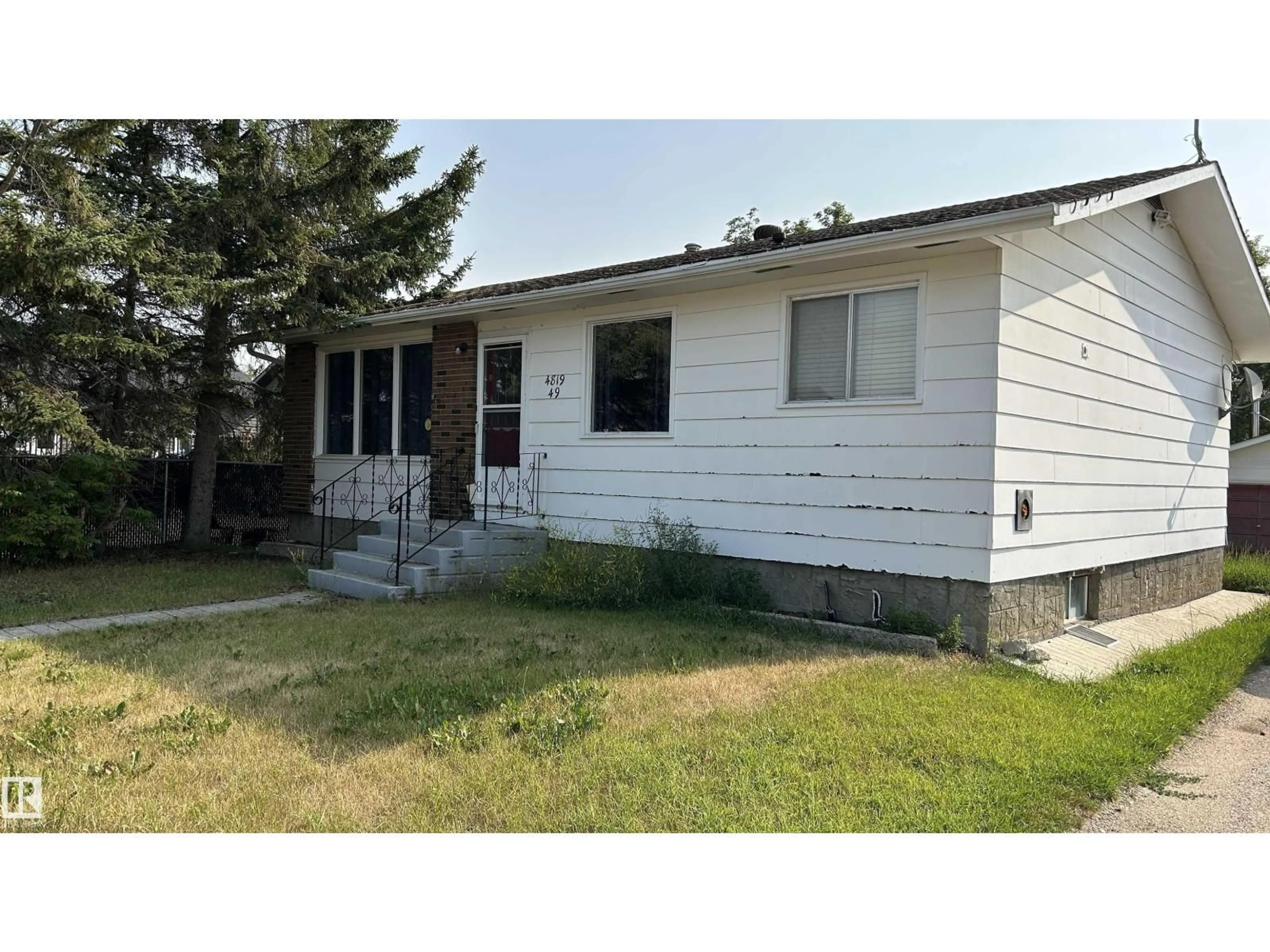 Home with vinyl exterior material, street for 4819 49 ST, Glendon Alberta T0A1P0