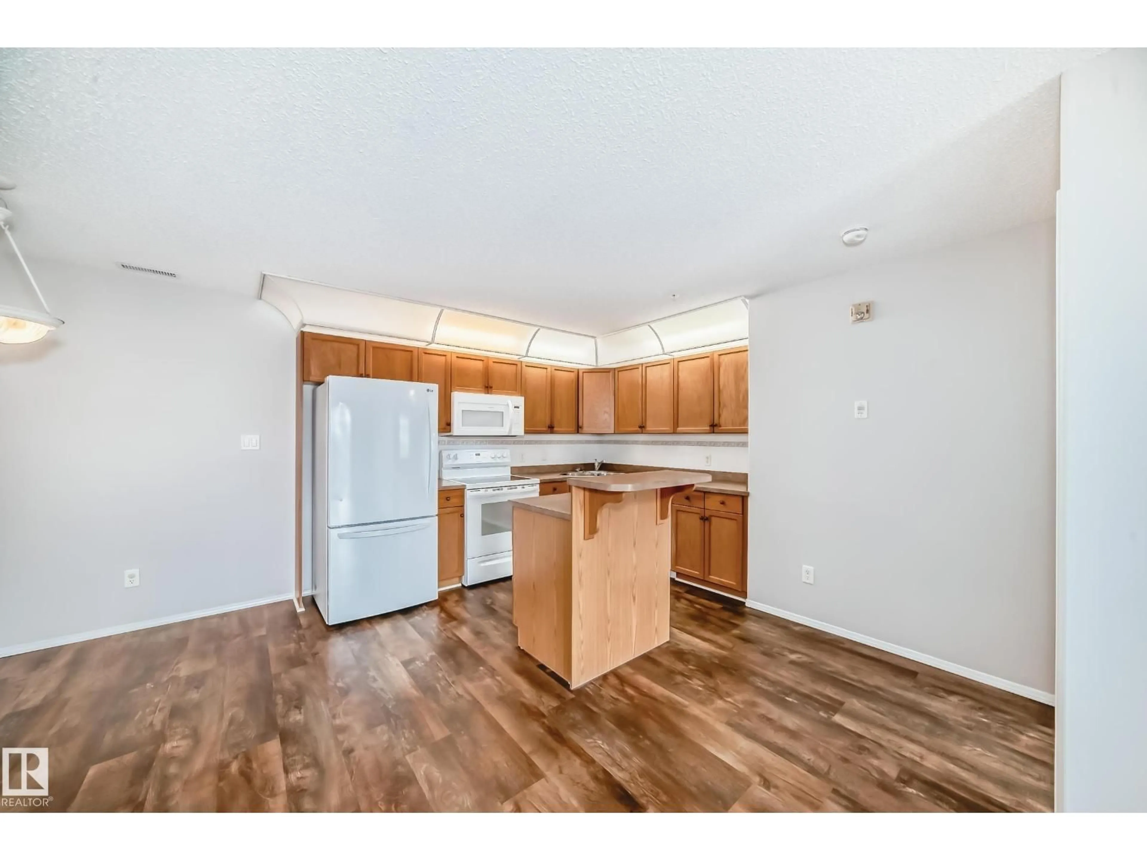 Unknown for #323 - 16303 95 ST, Edmonton Alberta T5Z3V1