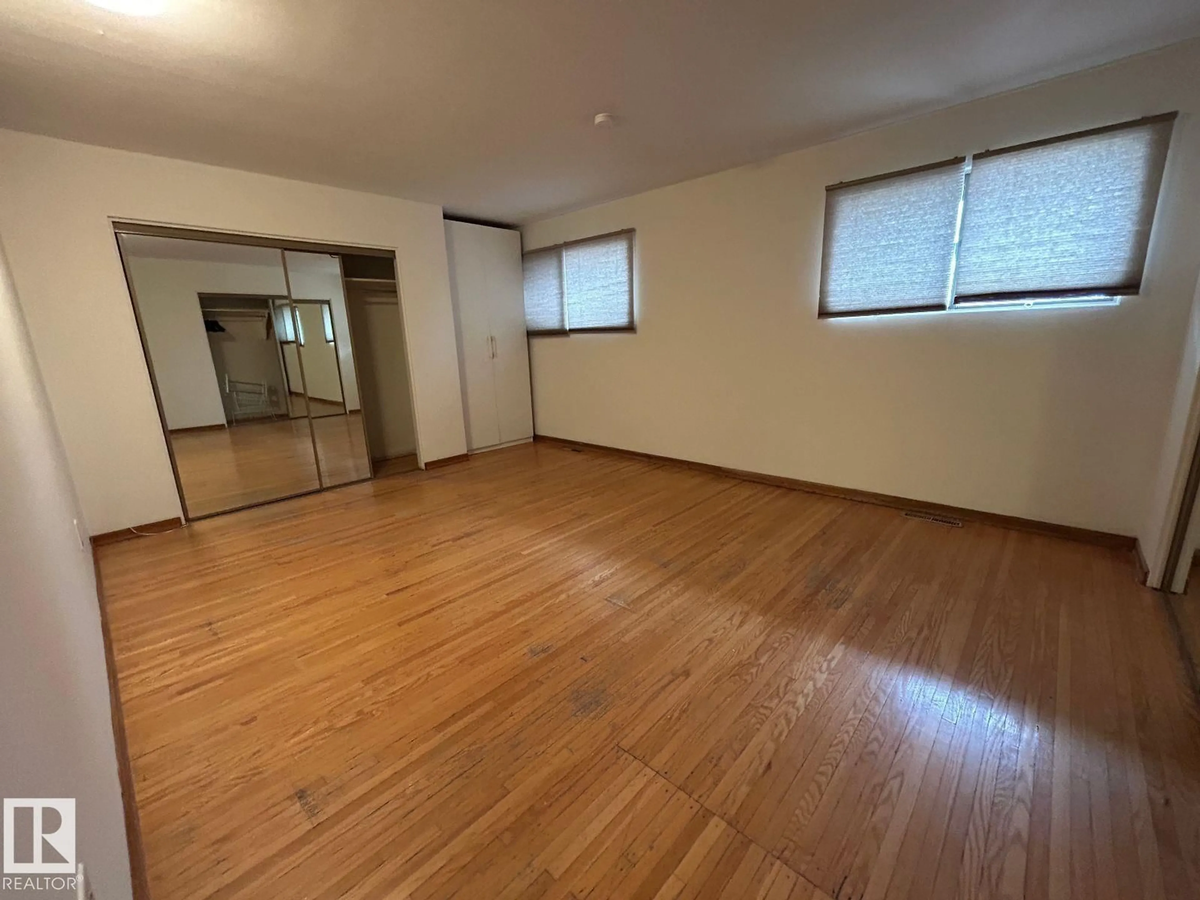 A pic of a room for 14528 87 AV, Edmonton Alberta T5R4E4