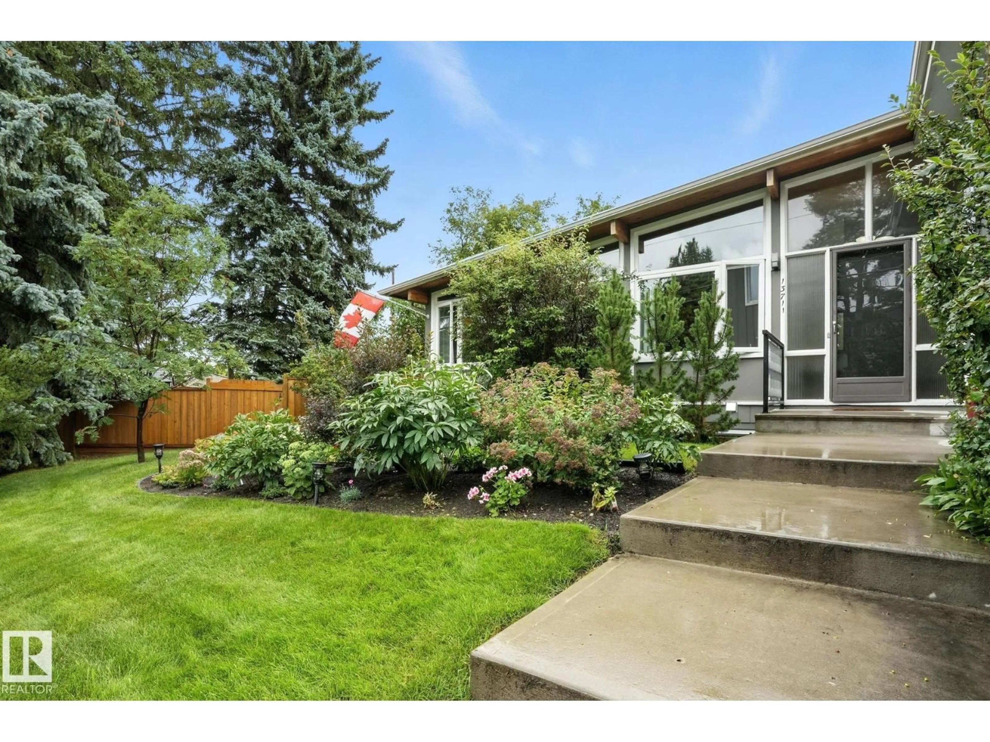 Unknown for 13711 81 AV, Edmonton Alberta T5R3N9