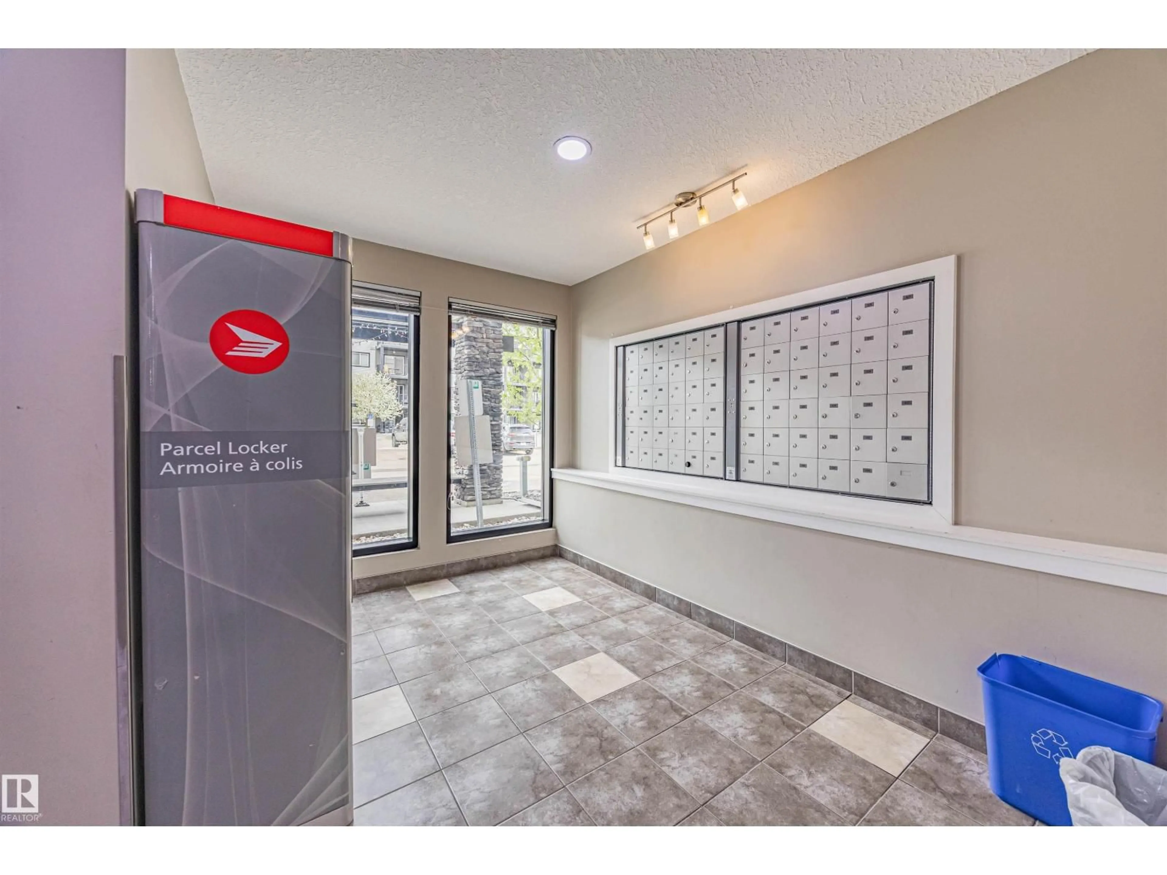 Indoor foyer for 504 - 329 ALBANY WY, Edmonton Alberta T6V0L2