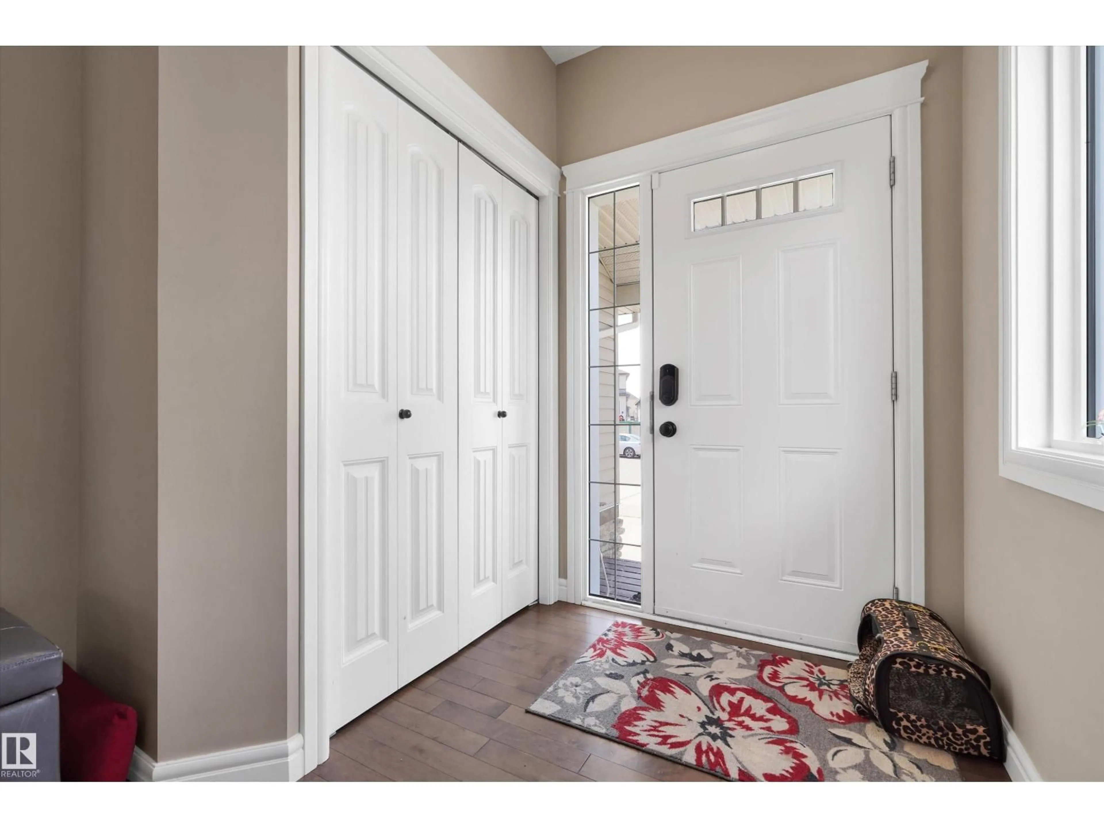 Indoor entryway for 44 WOODBRIDGE LI, Fort Saskatchewan Alberta T8L0H8