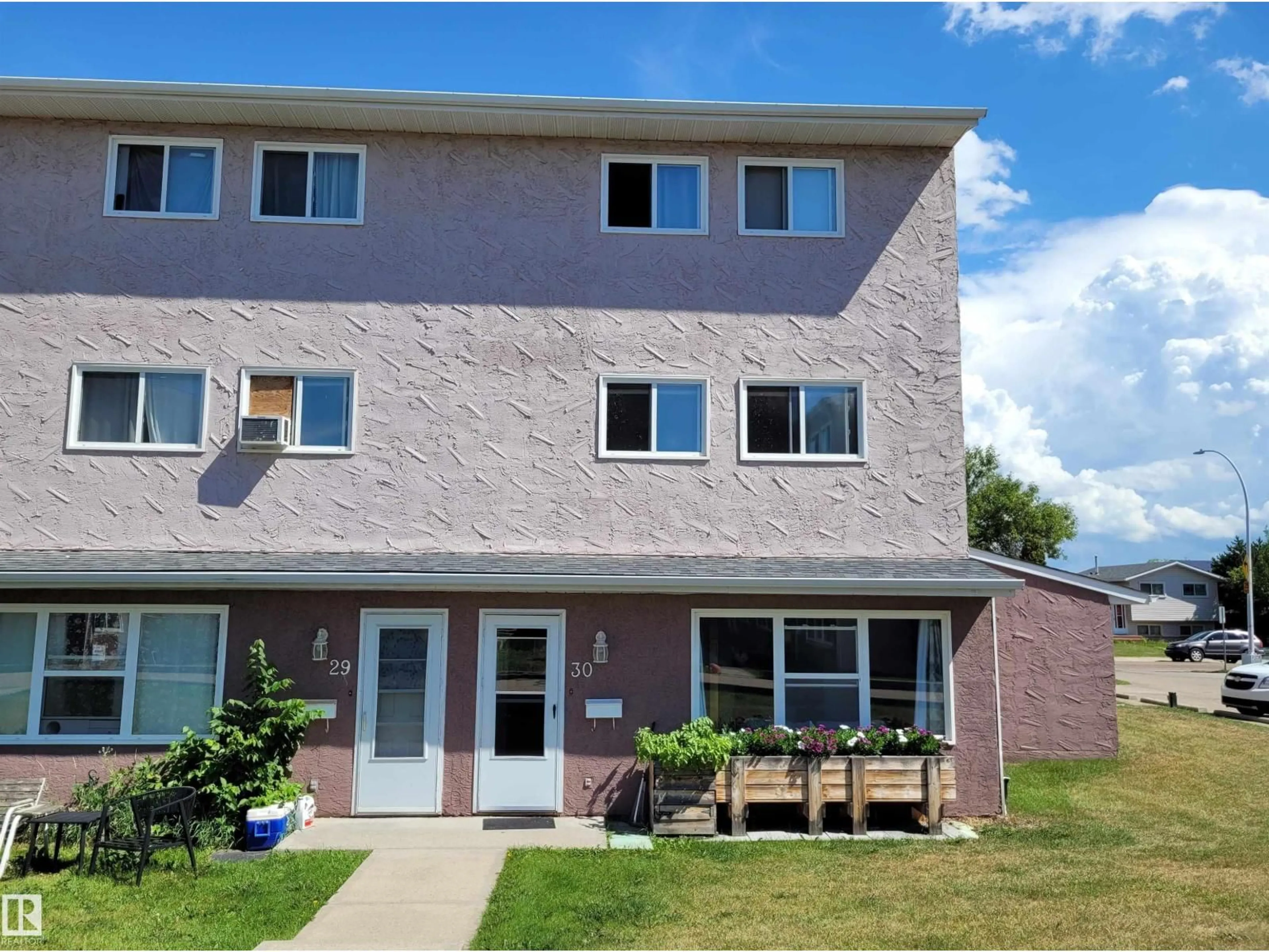Unknown for 30 13580 38 ST NW, Edmonton Alberta T5A2W7